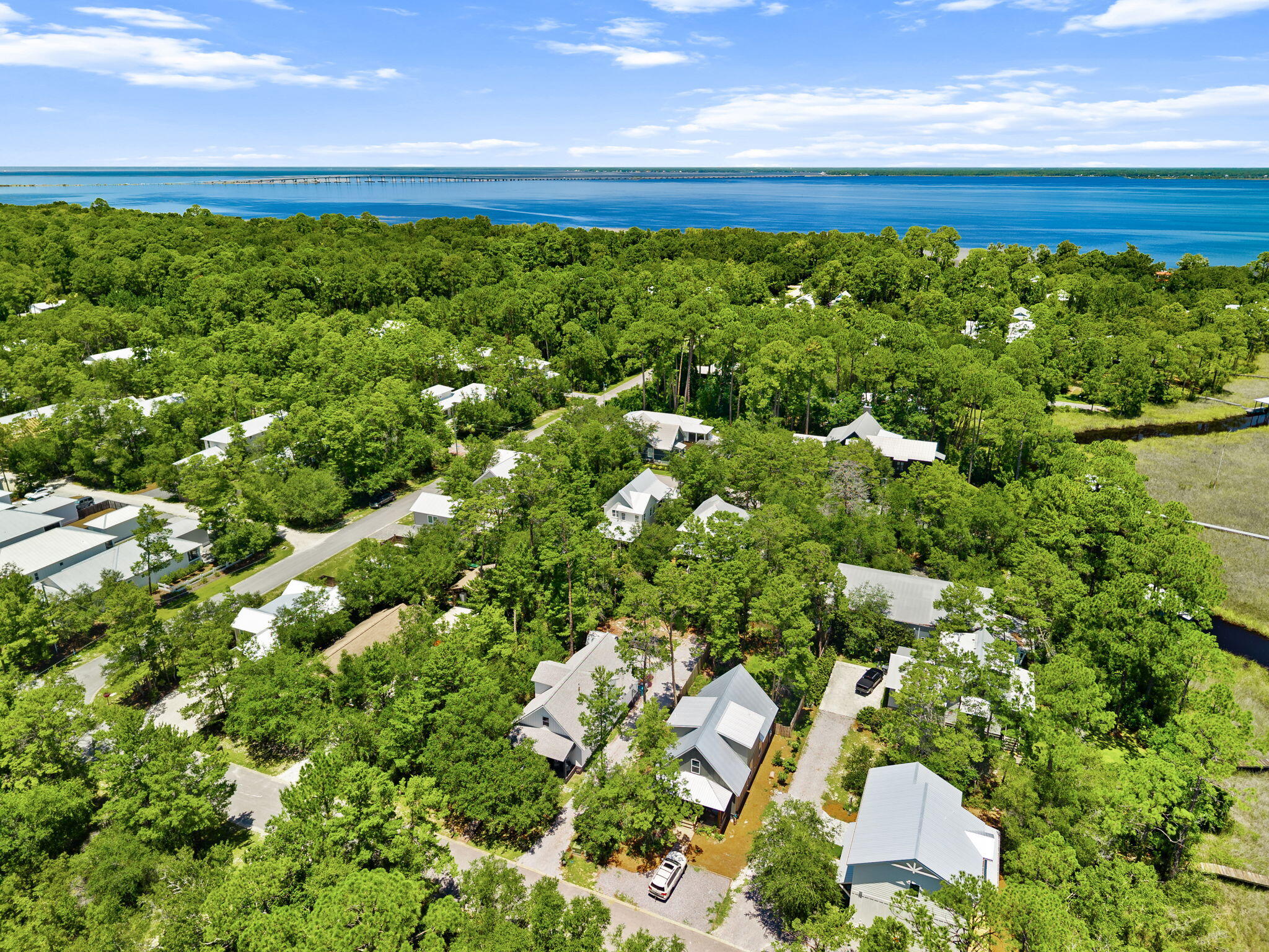 MAGNOLIA BEACH - Residential