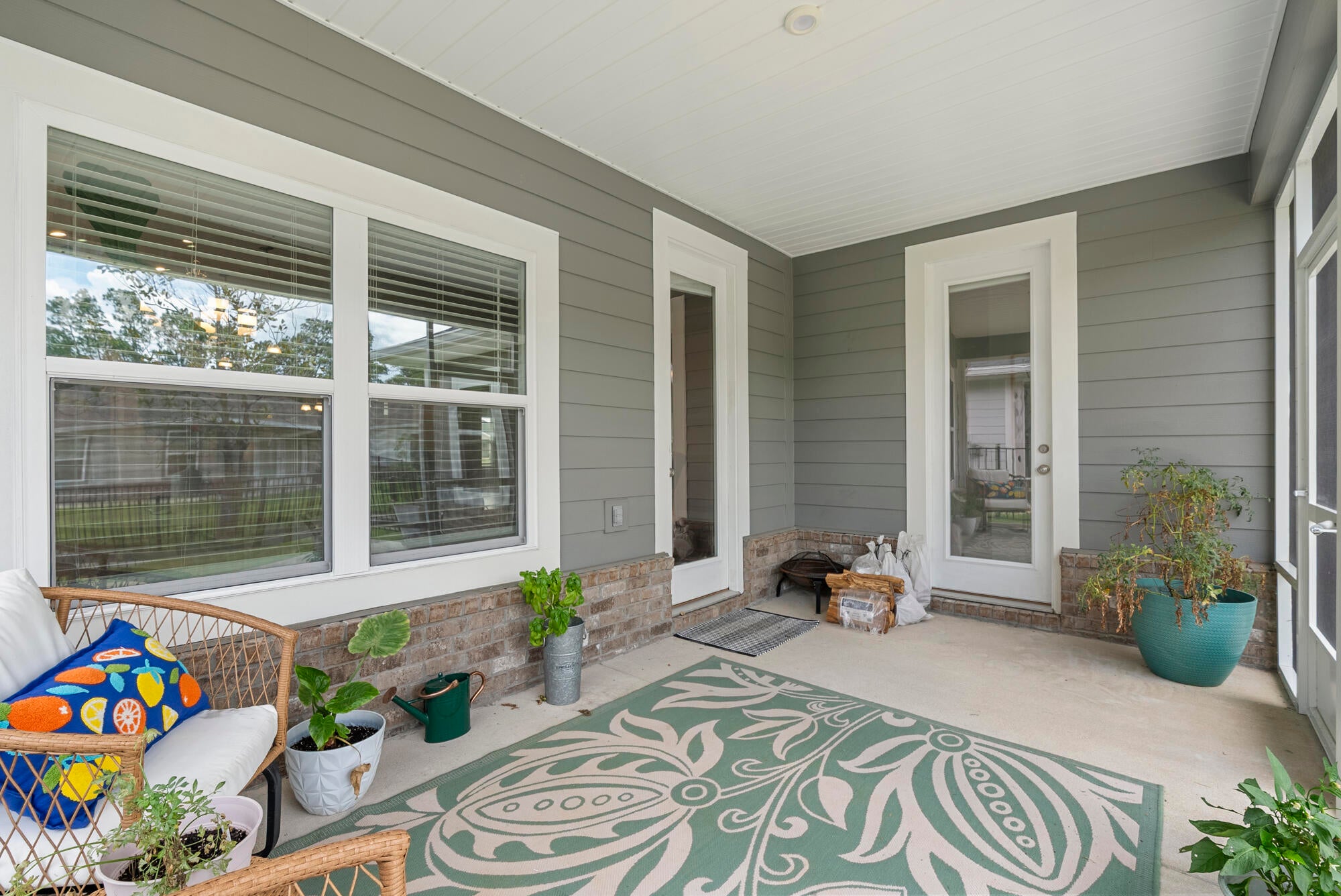 Riverwalk - Residential Lease