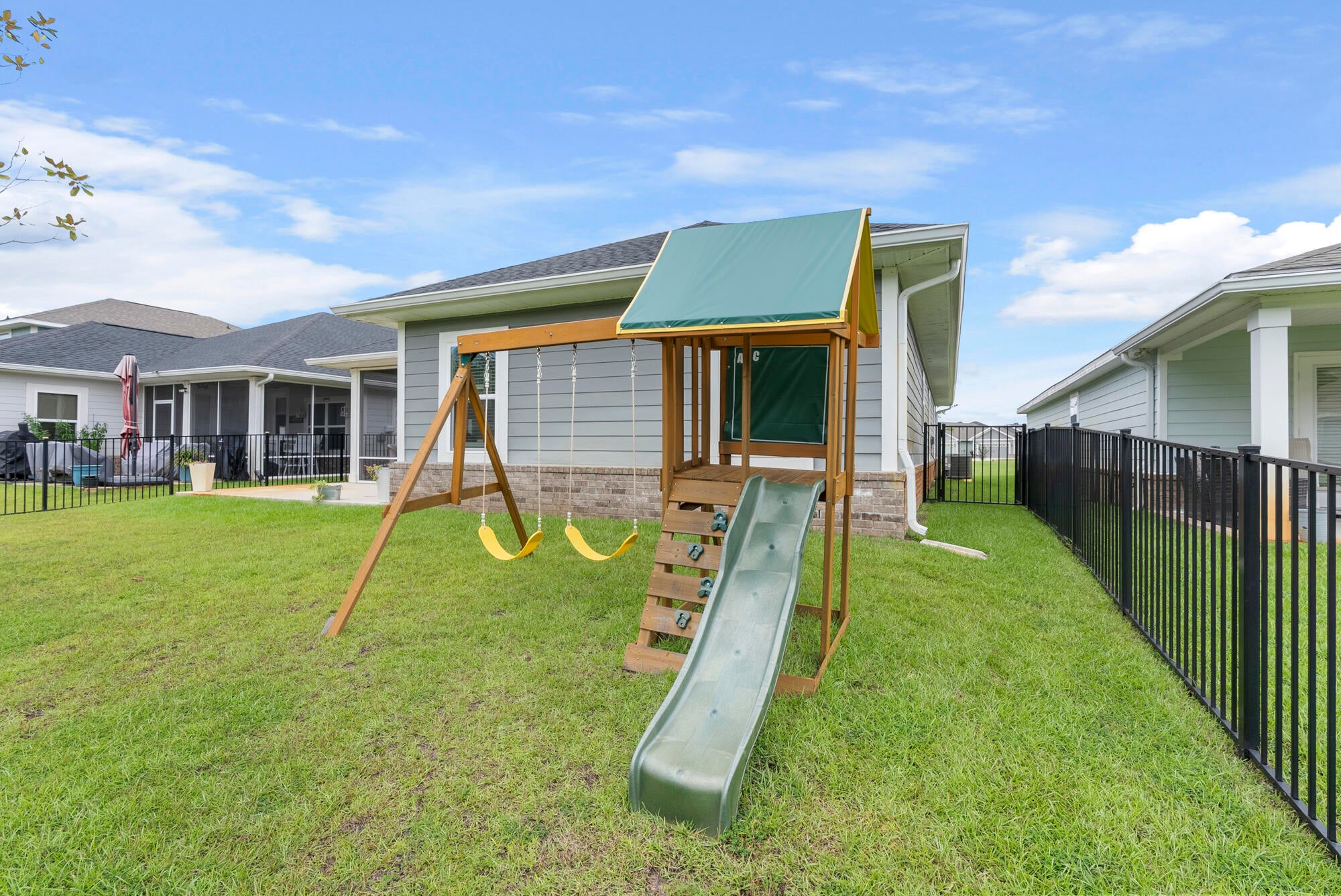 Riverwalk - Residential Lease