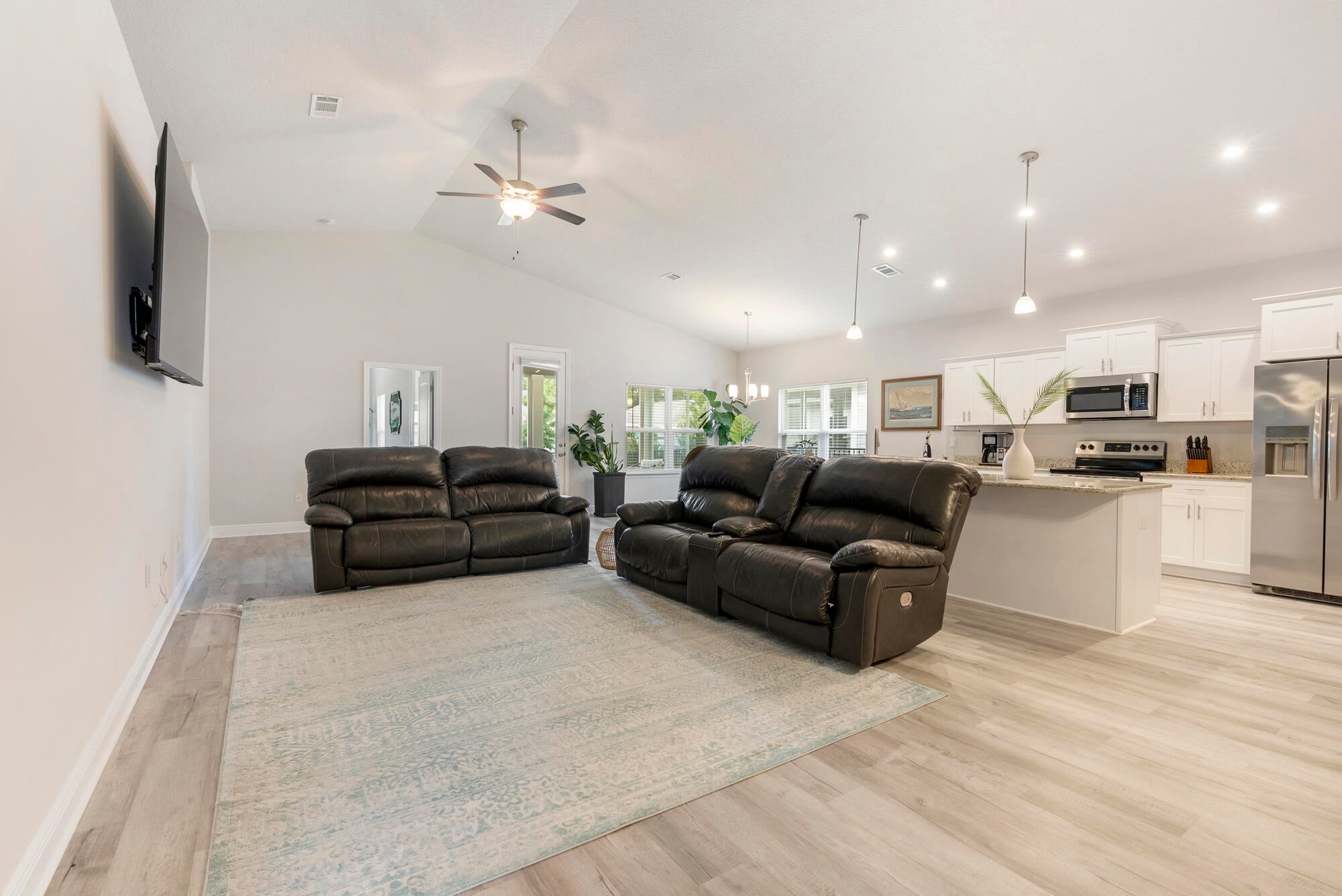 Riverwalk - Residential Lease