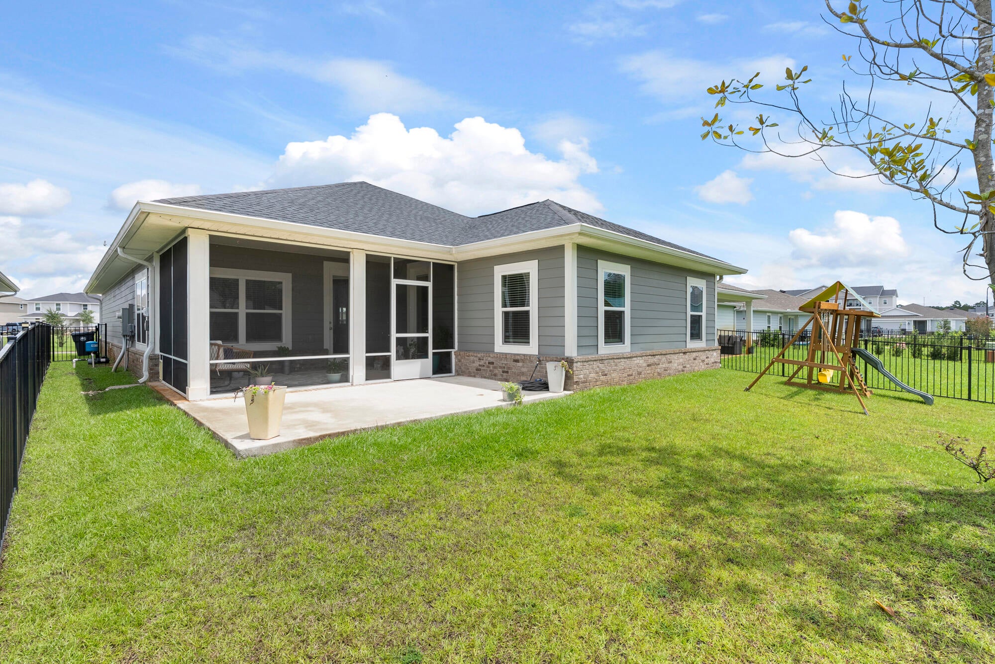 Riverwalk - Residential Lease