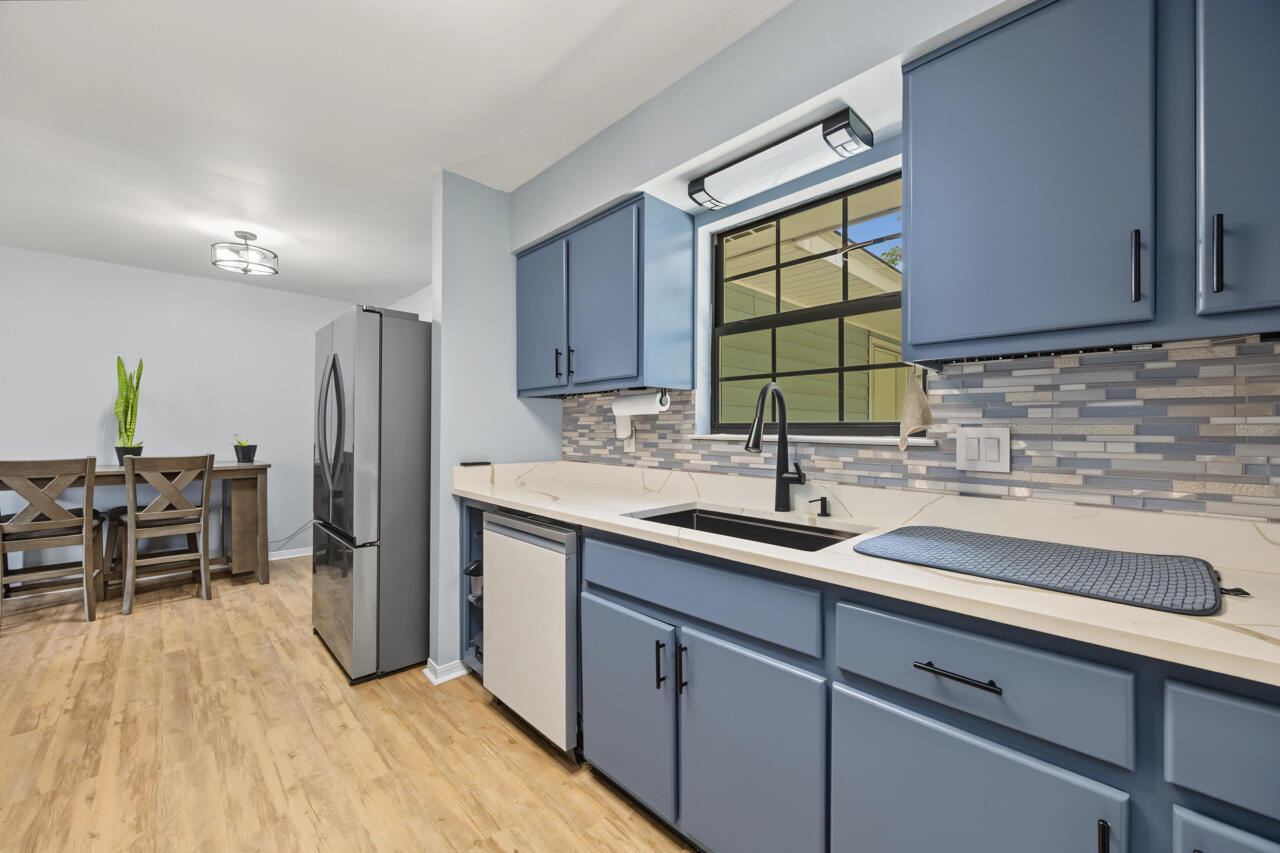 CRESTVIEW SUBURB (231000.00) - Residential