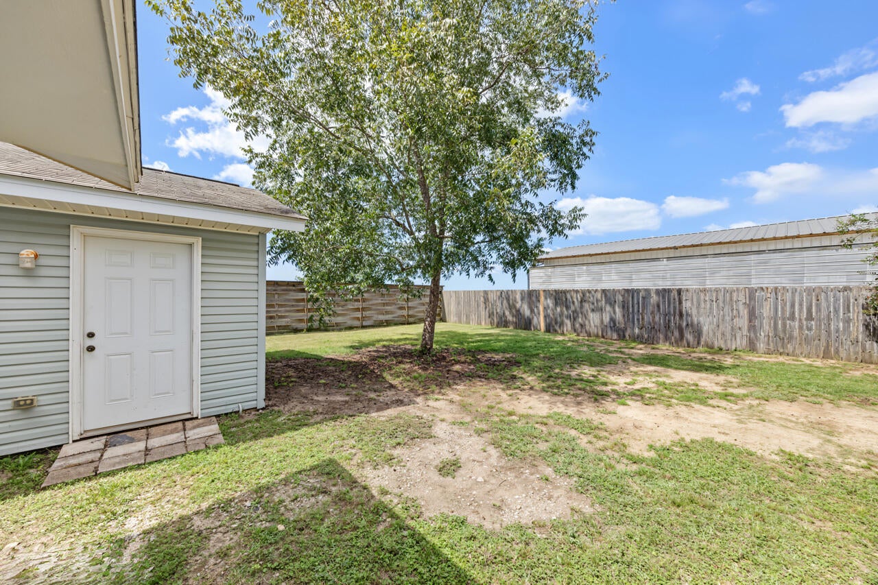 CRESTVIEW SUBURB (231000.00) - Residential