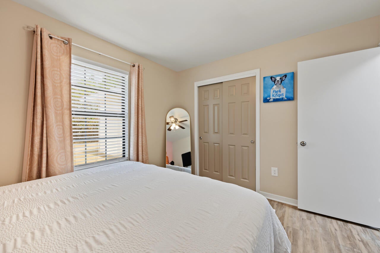 CRESTVIEW SUBURB (231000.00) - Residential