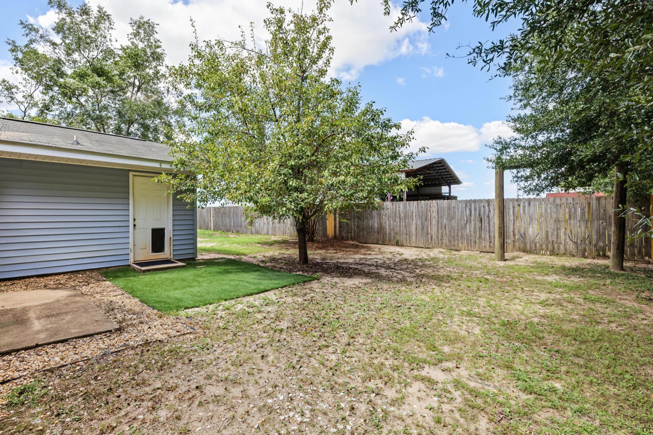 CRESTVIEW SUBURB (231000.00) - Residential