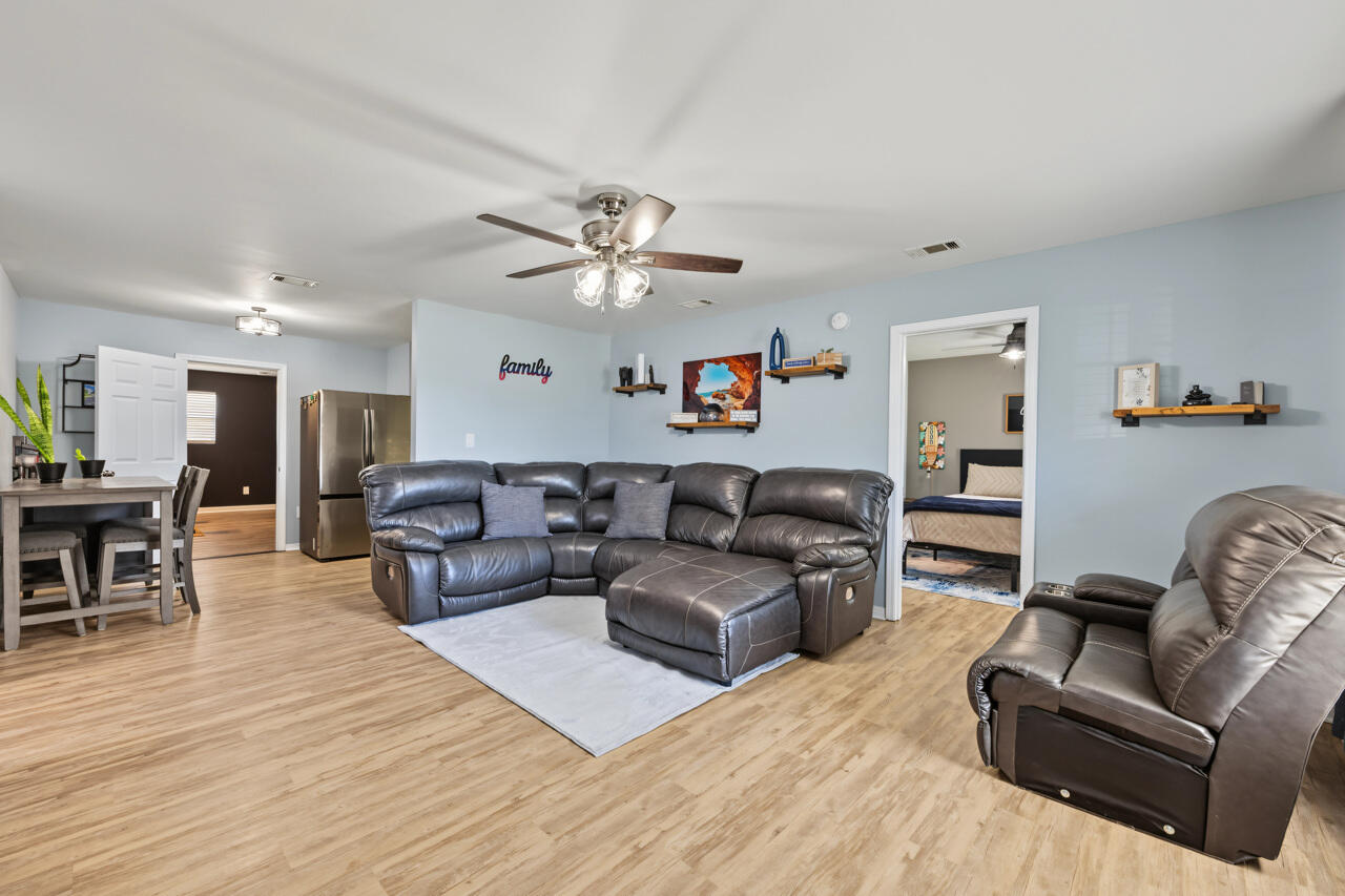 CRESTVIEW SUBURB (231000.00) - Residential