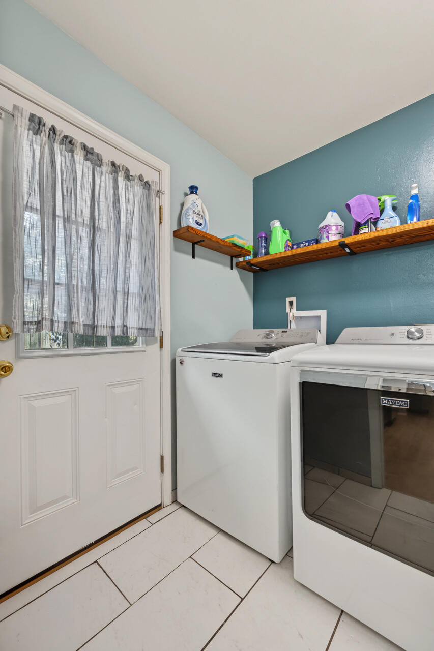 CRESTVIEW SUBURB (231000.00) - Residential