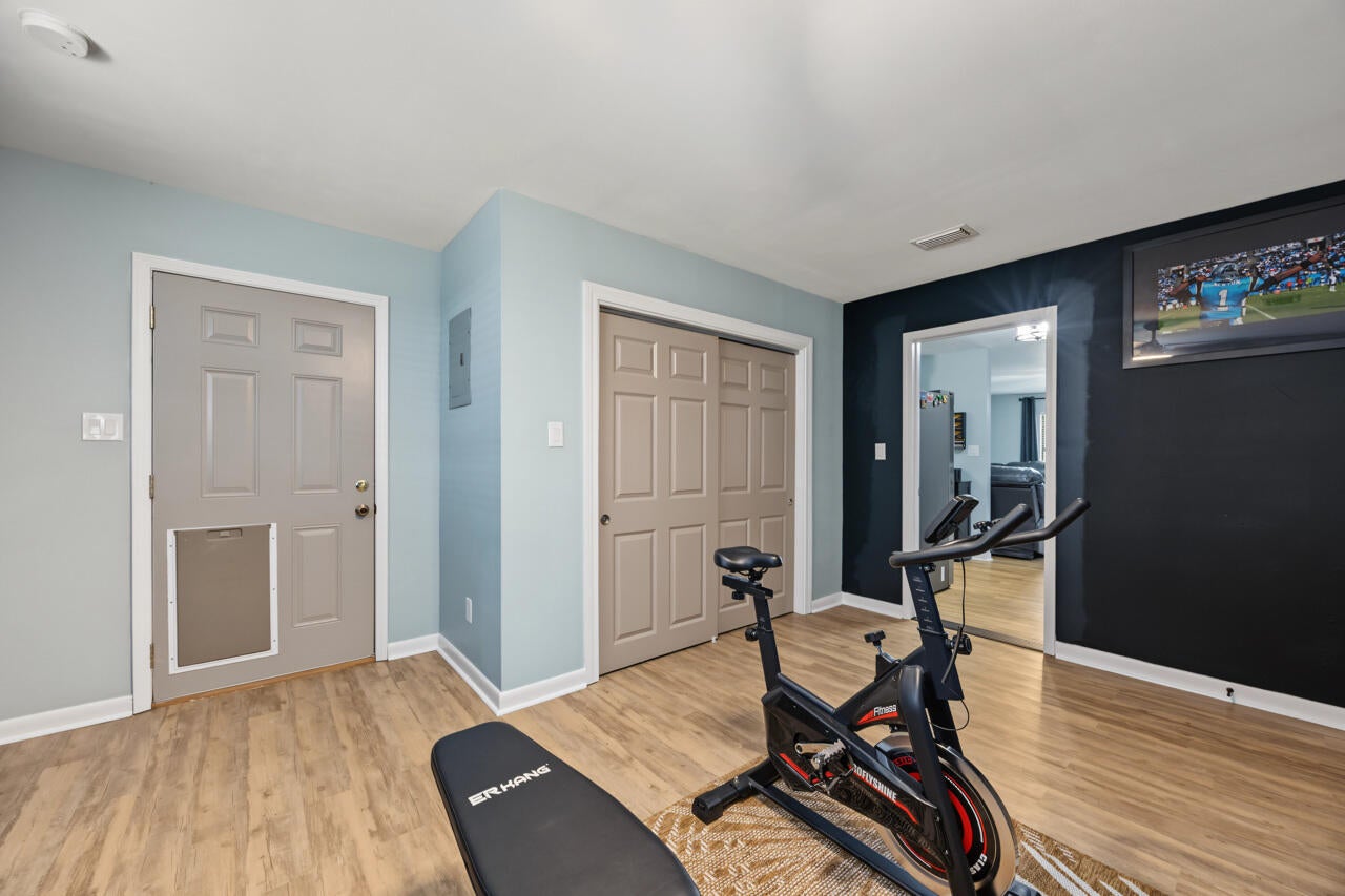 CRESTVIEW SUBURB (231000.00) - Residential