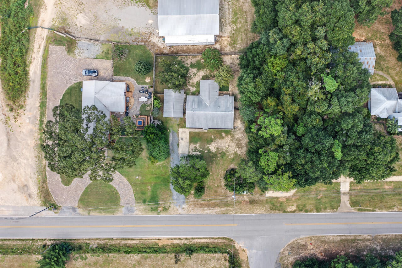 CRESTVIEW SUBURB (231000.00) - Residential