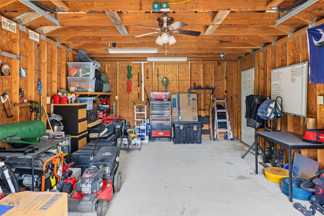 CRESTVIEW SUBURB (231000.00) - Residential