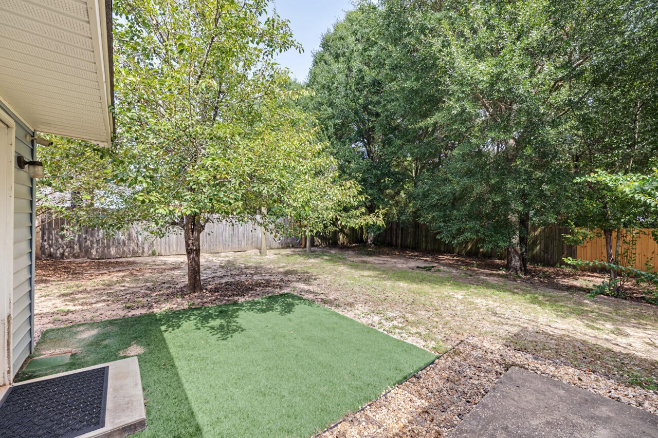 CRESTVIEW SUBURB (231000.00) - Residential