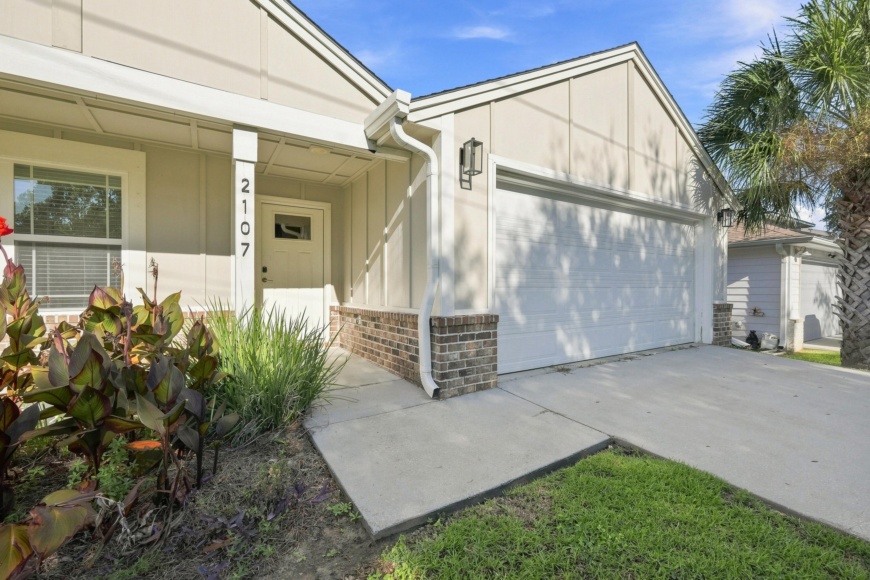CRESCENT SHORES - Residential