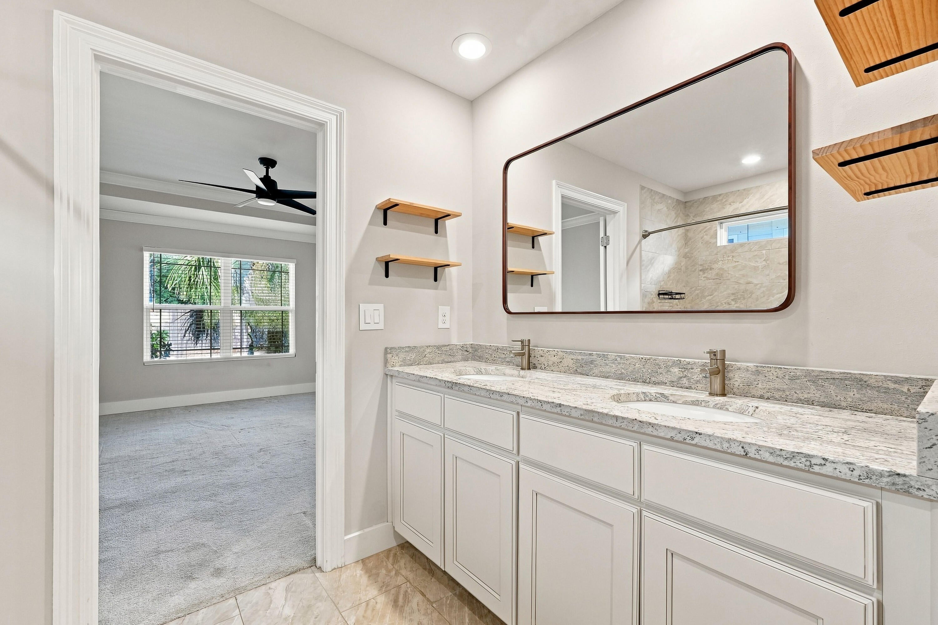 CRESCENT SHORES - Residential