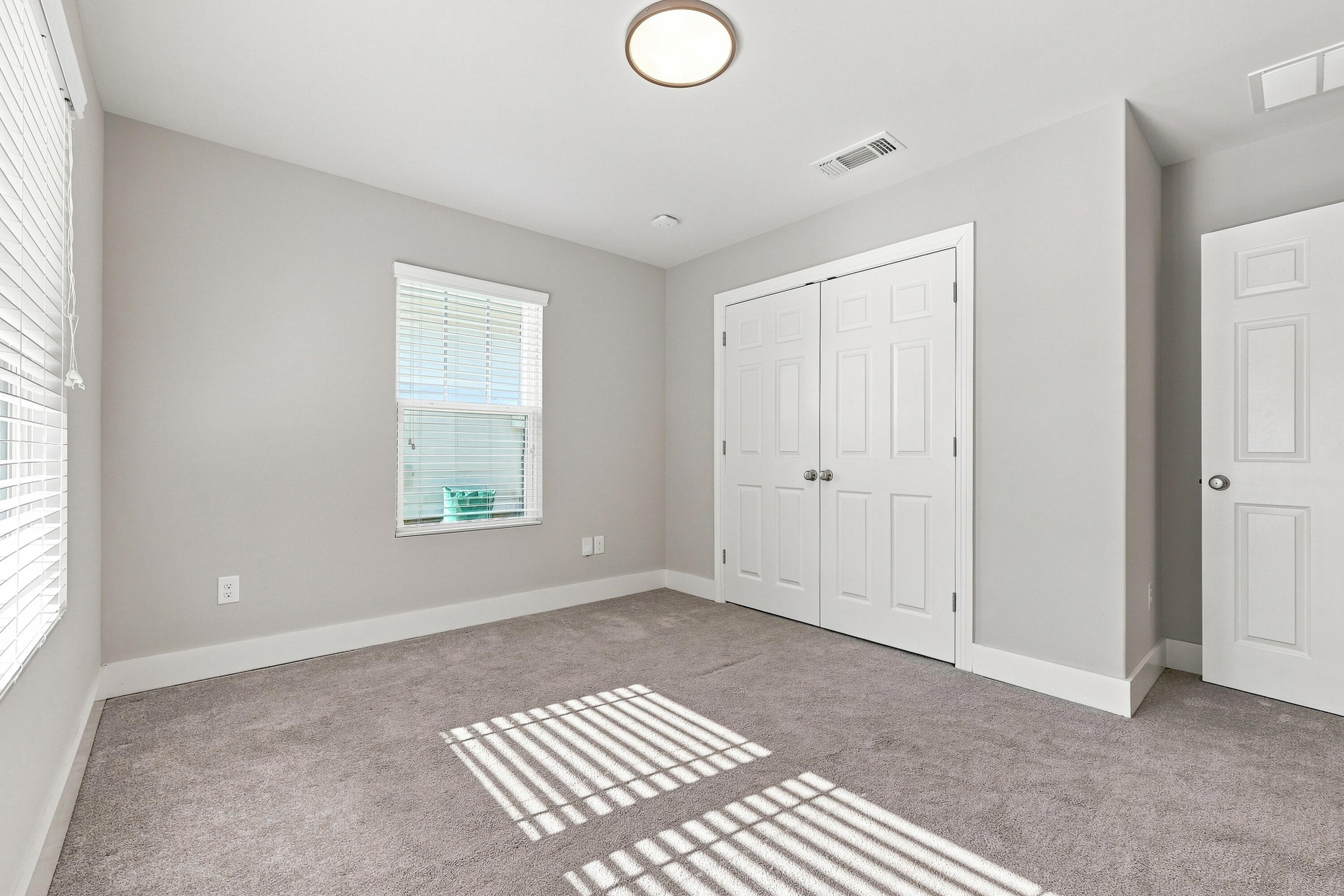 CRESCENT SHORES - Residential