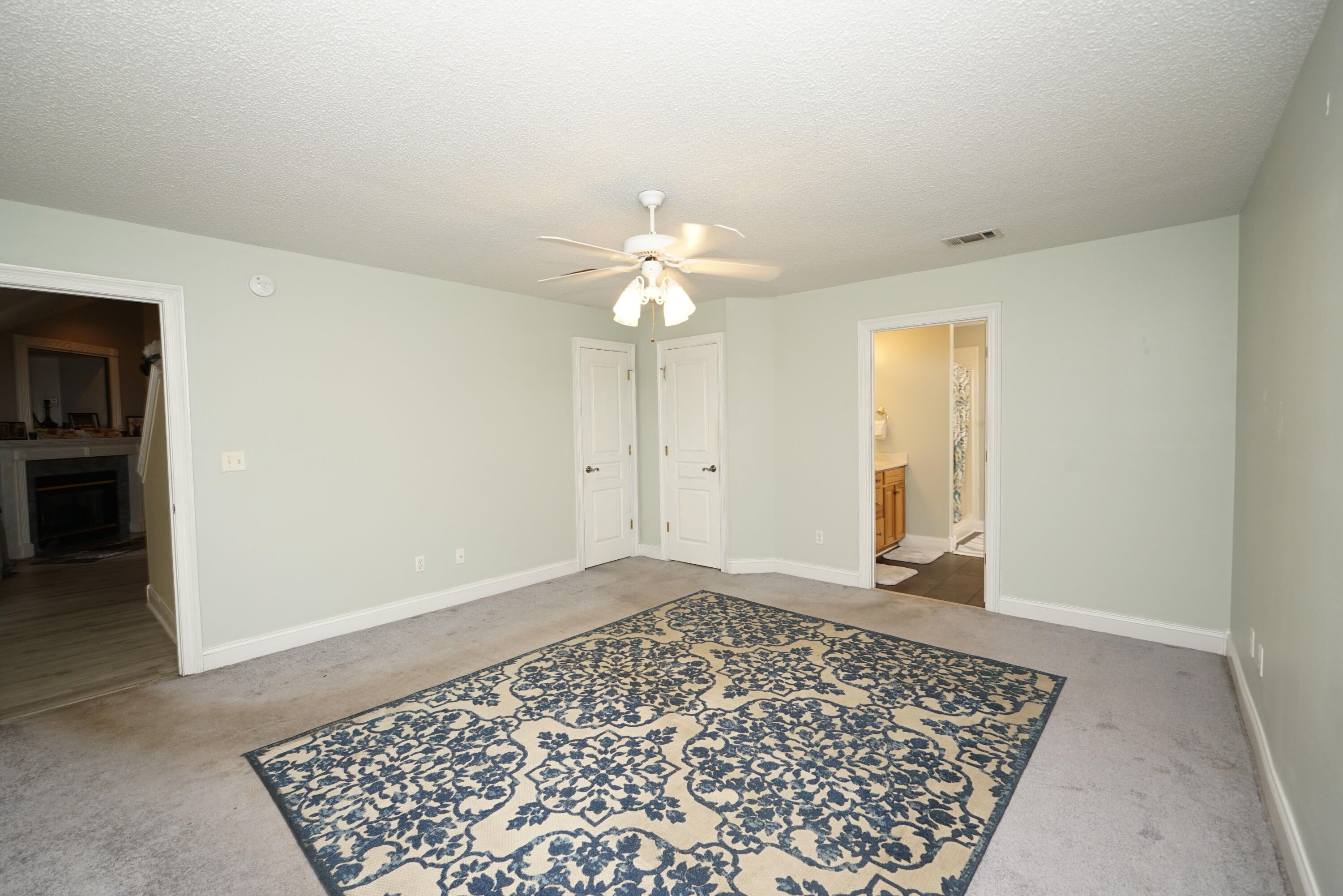 GLENWOOD CRT - Residential