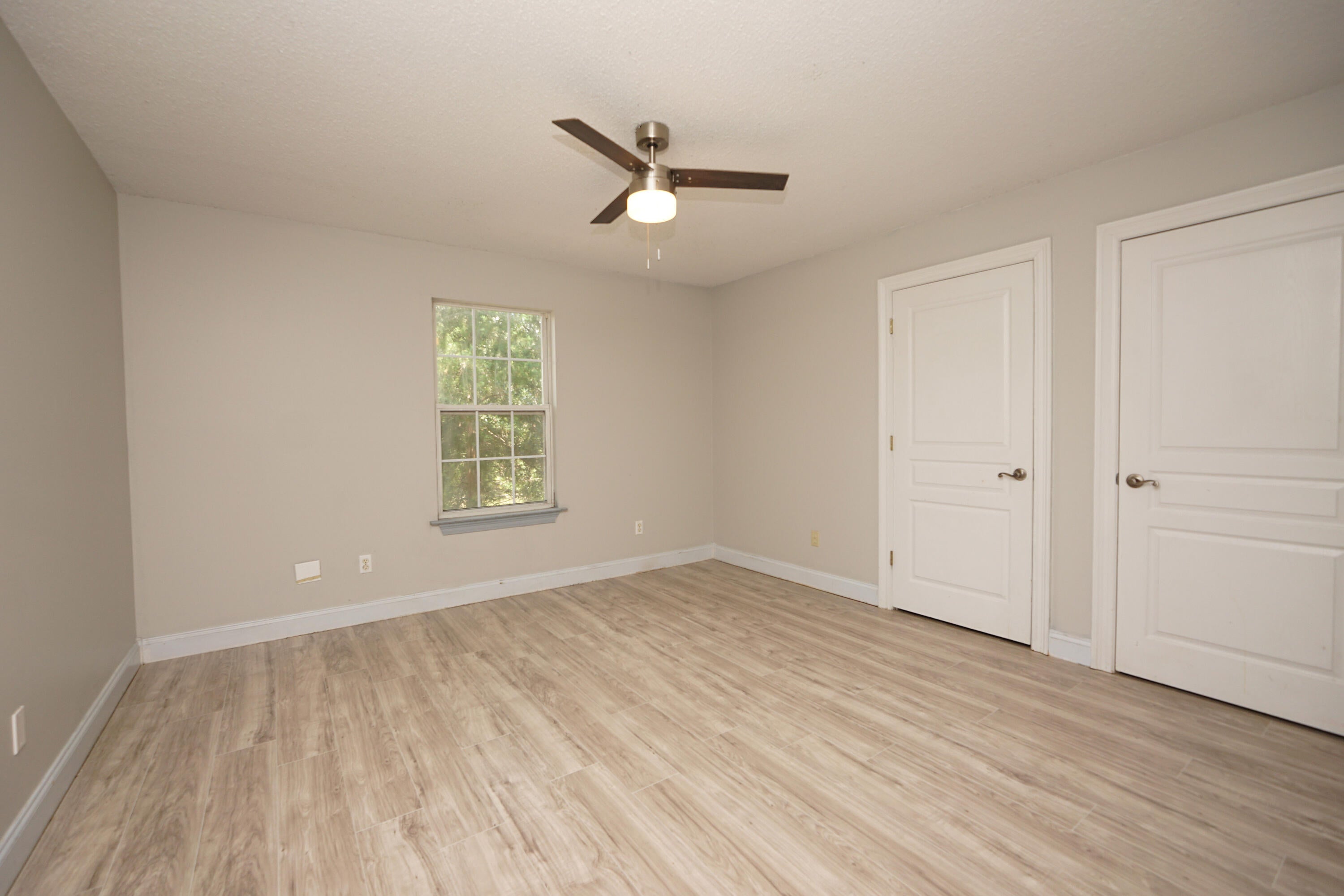 GLENWOOD CRT - Residential