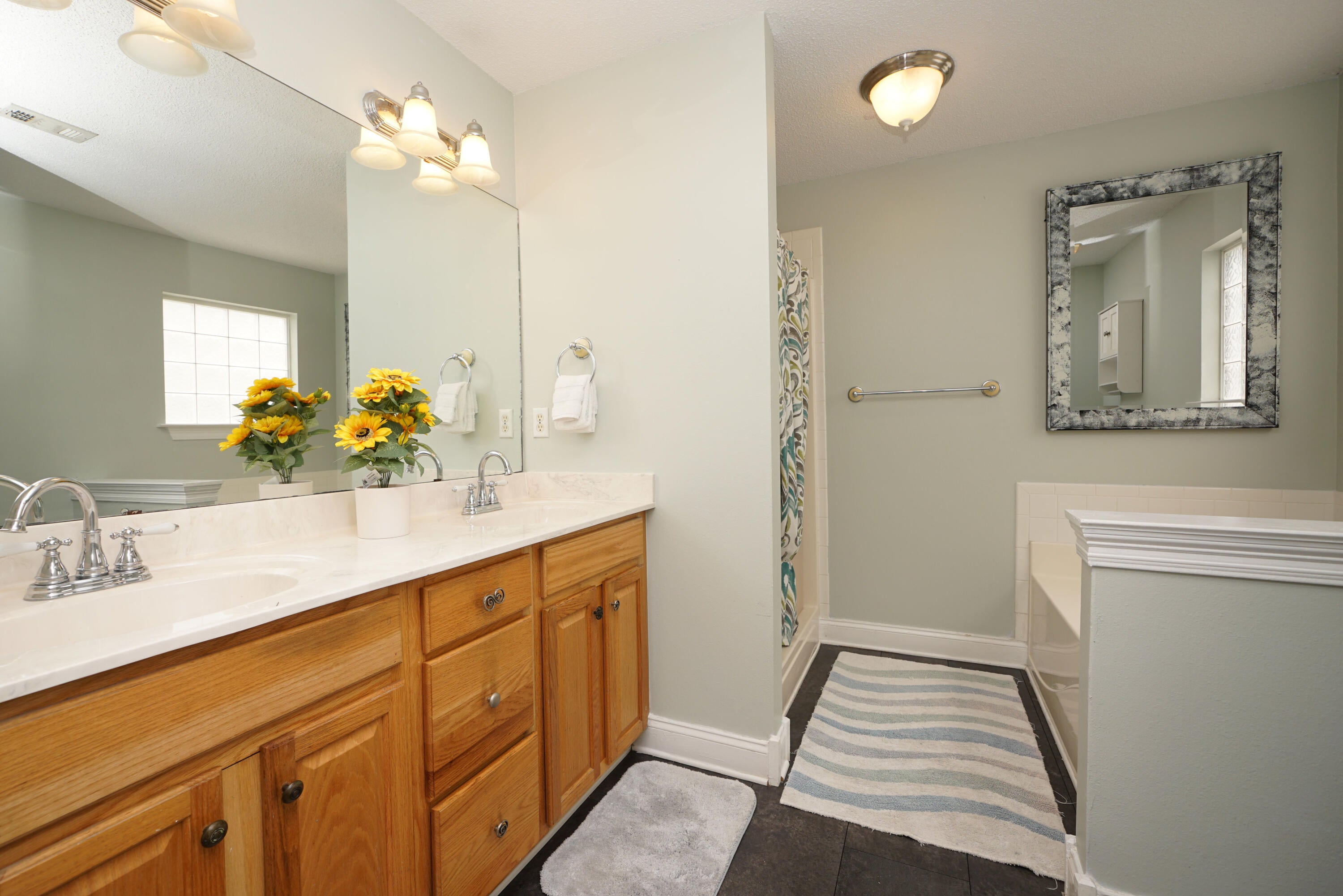 GLENWOOD CRT - Residential