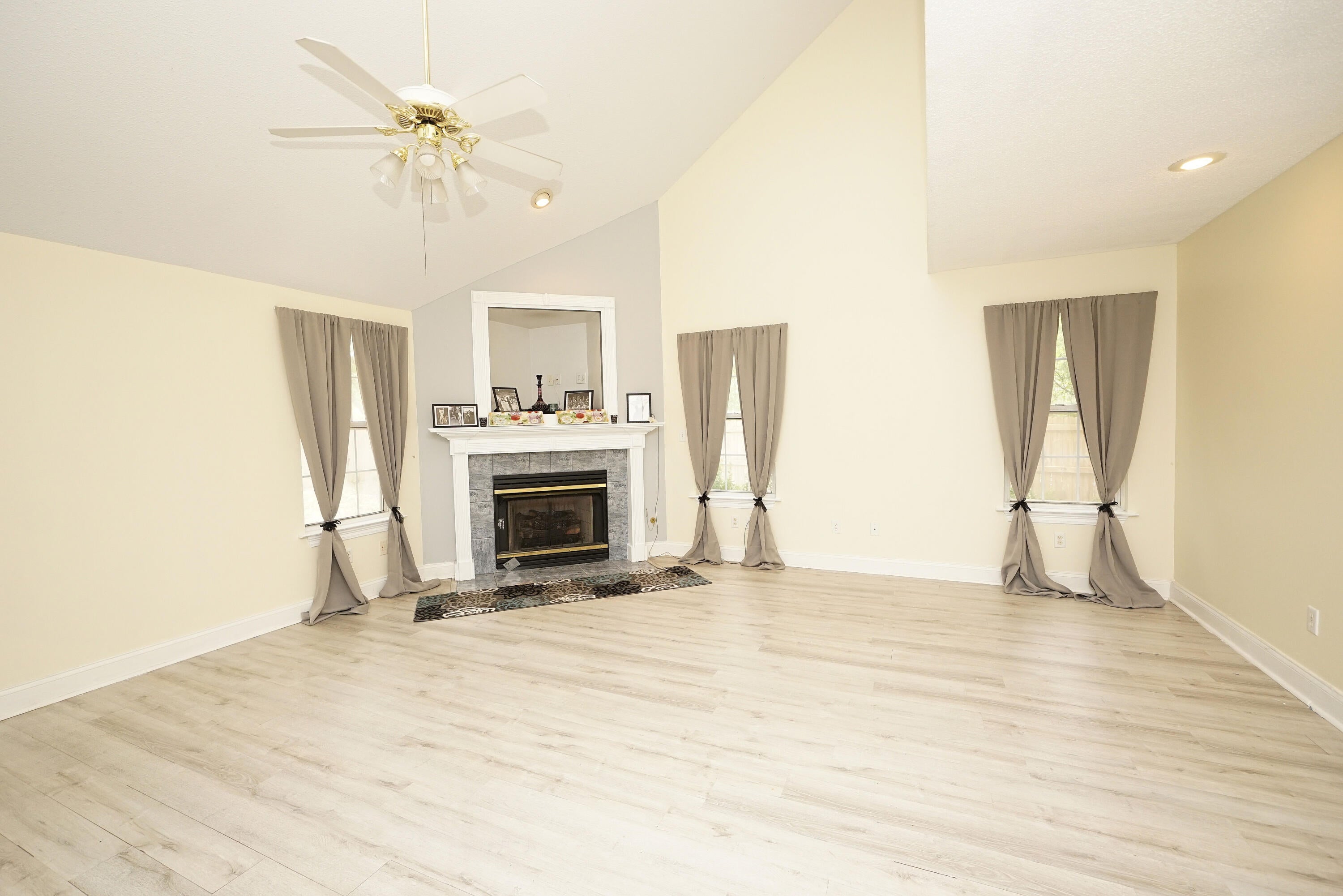 GLENWOOD CRT - Residential