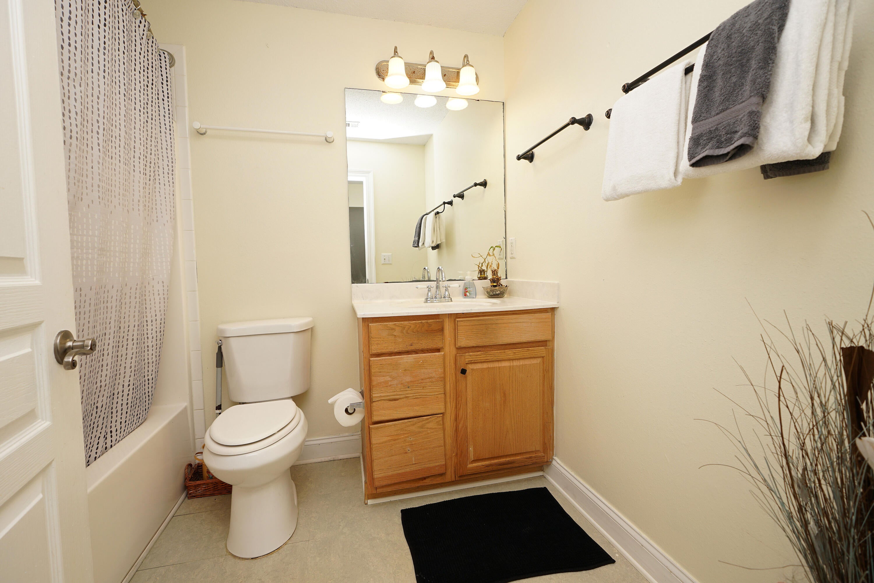 GLENWOOD CRT - Residential