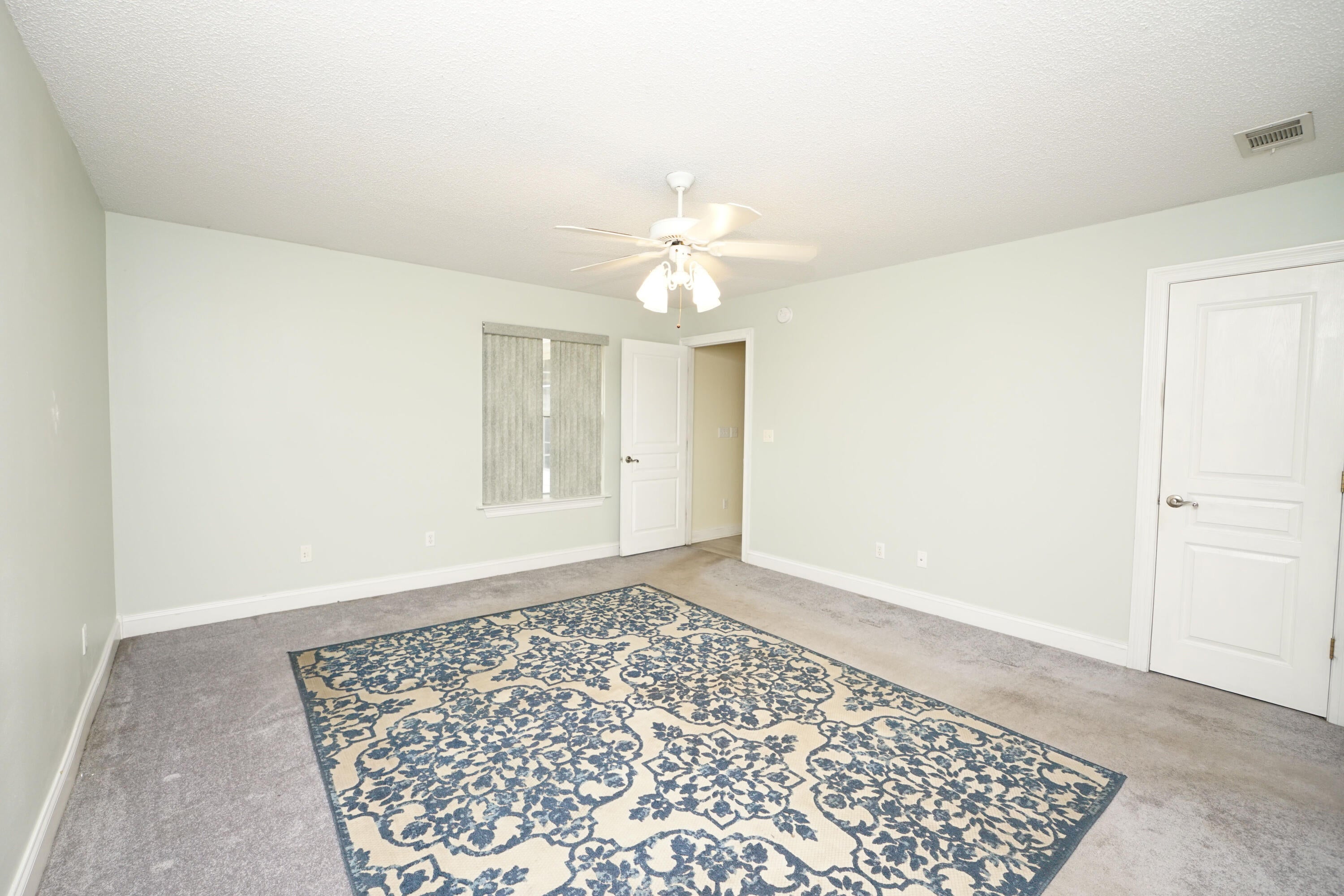 GLENWOOD CRT - Residential