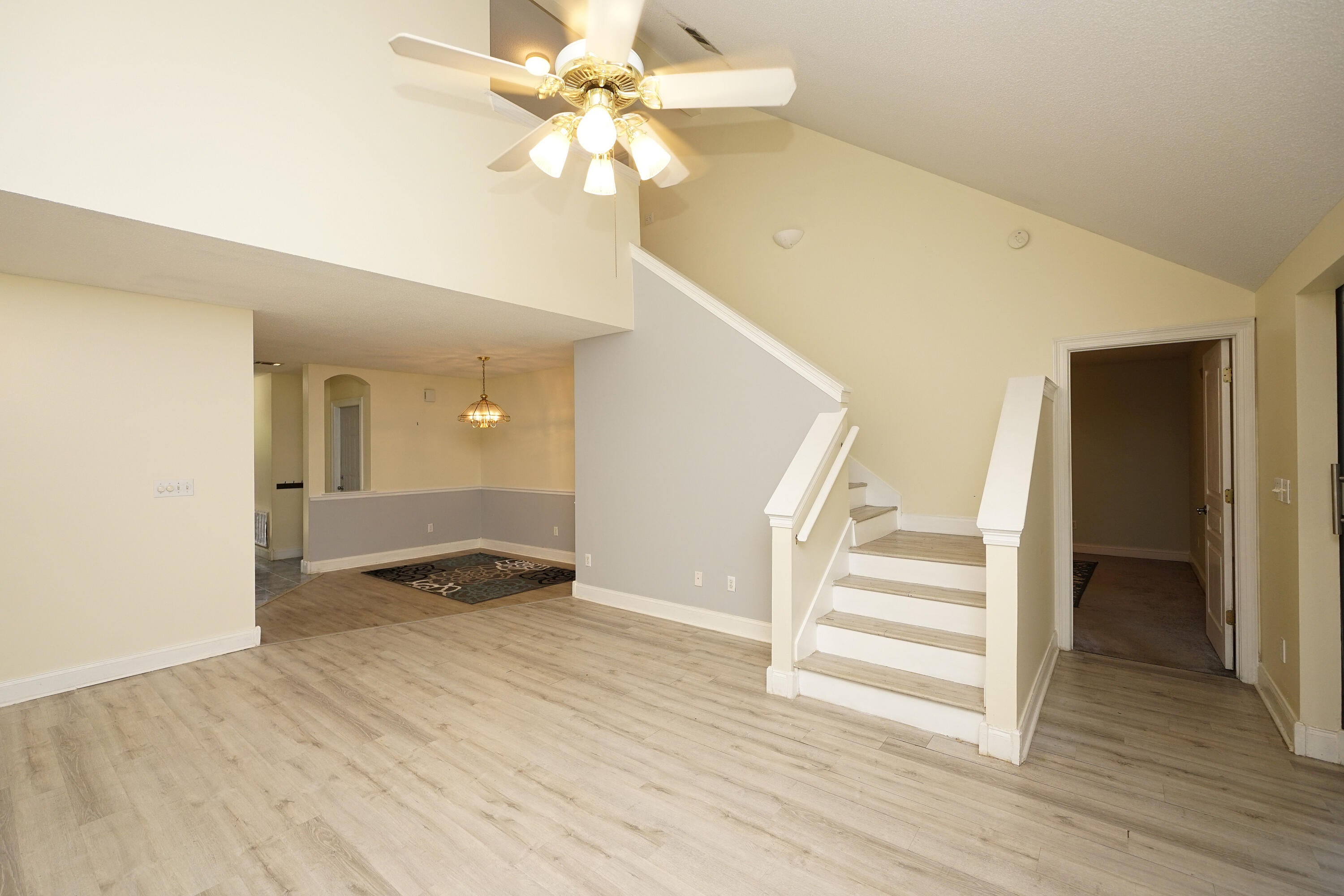 GLENWOOD CRT - Residential