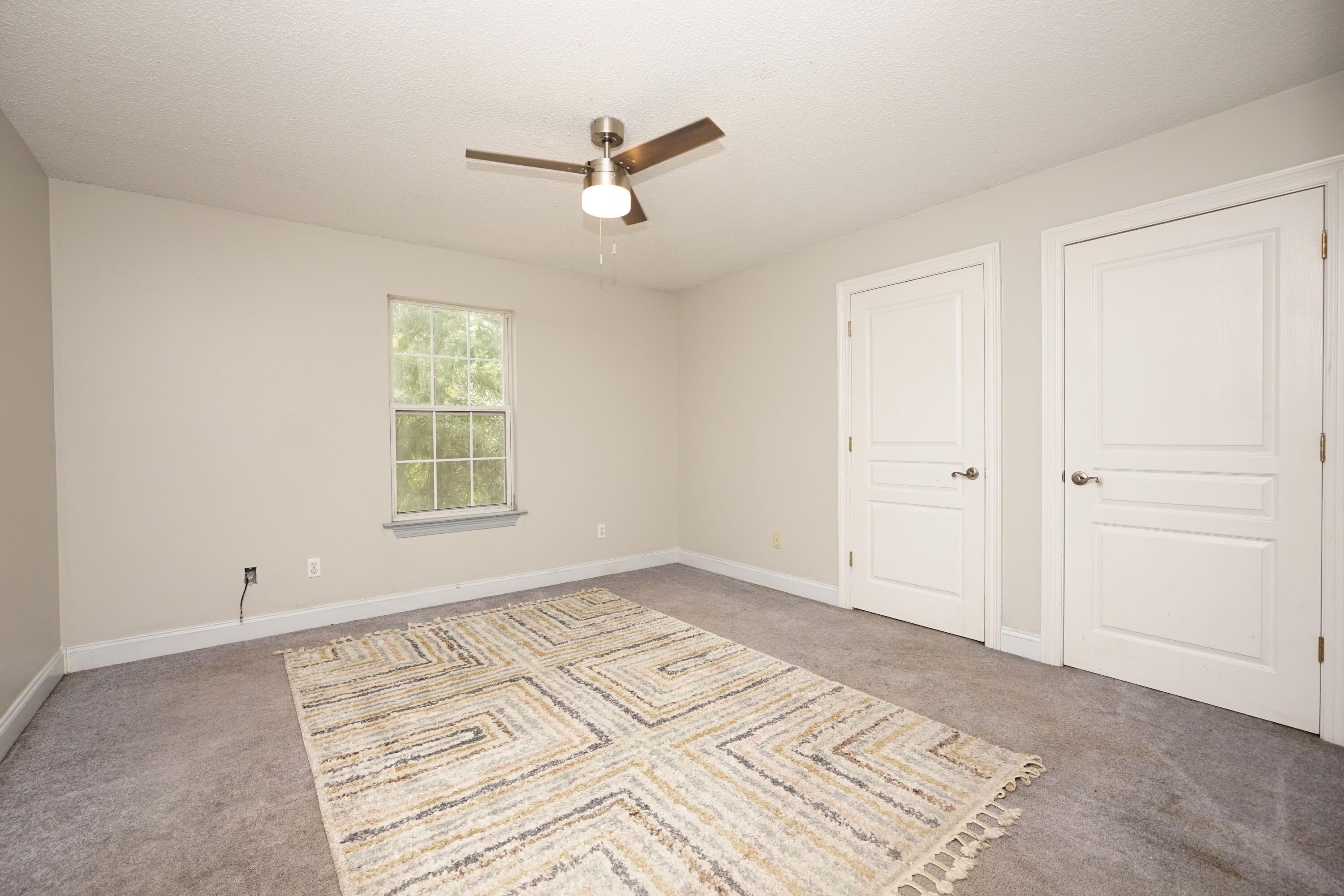 GLENWOOD CRT - Residential