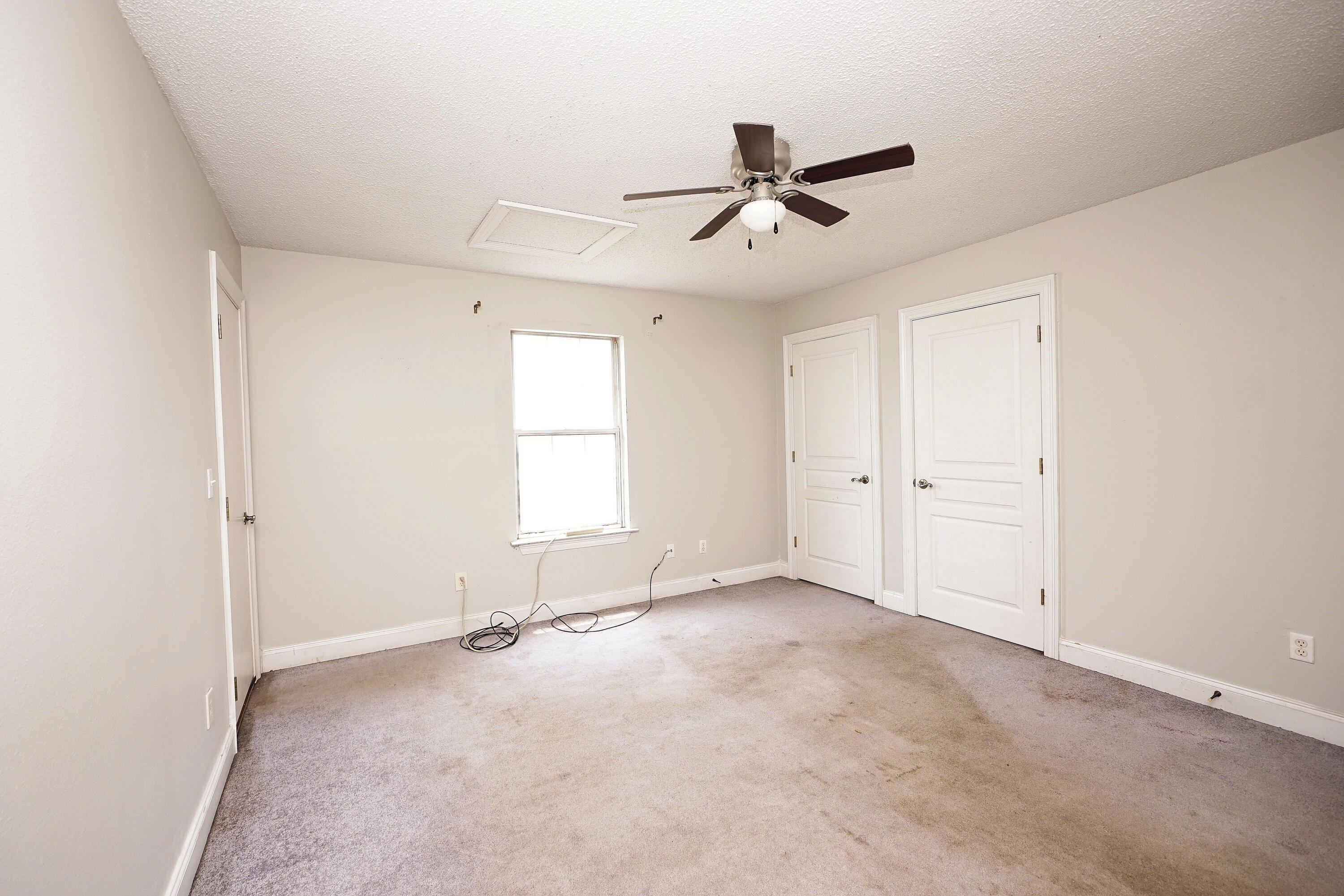 GLENWOOD CRT - Residential