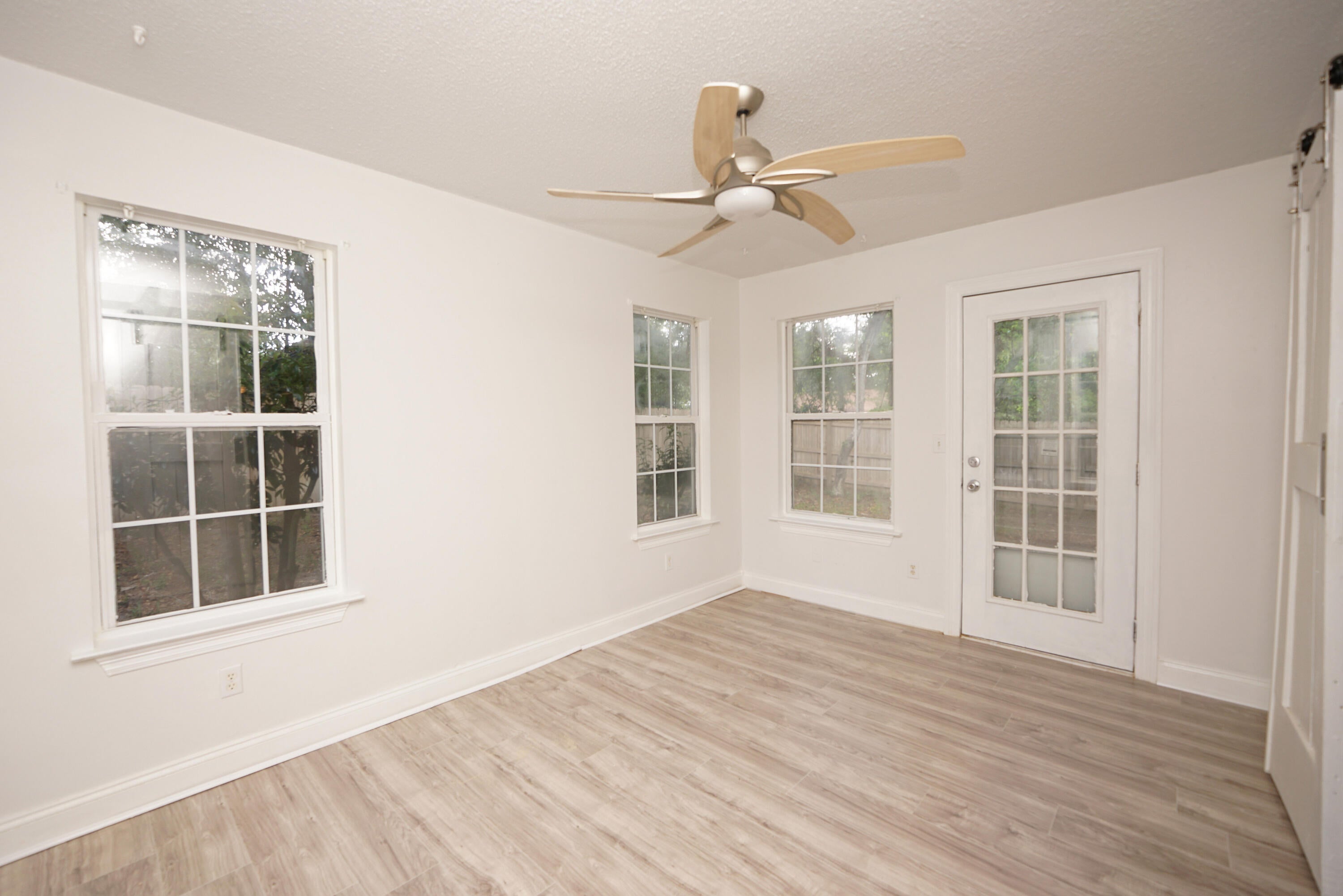 GLENWOOD CRT - Residential