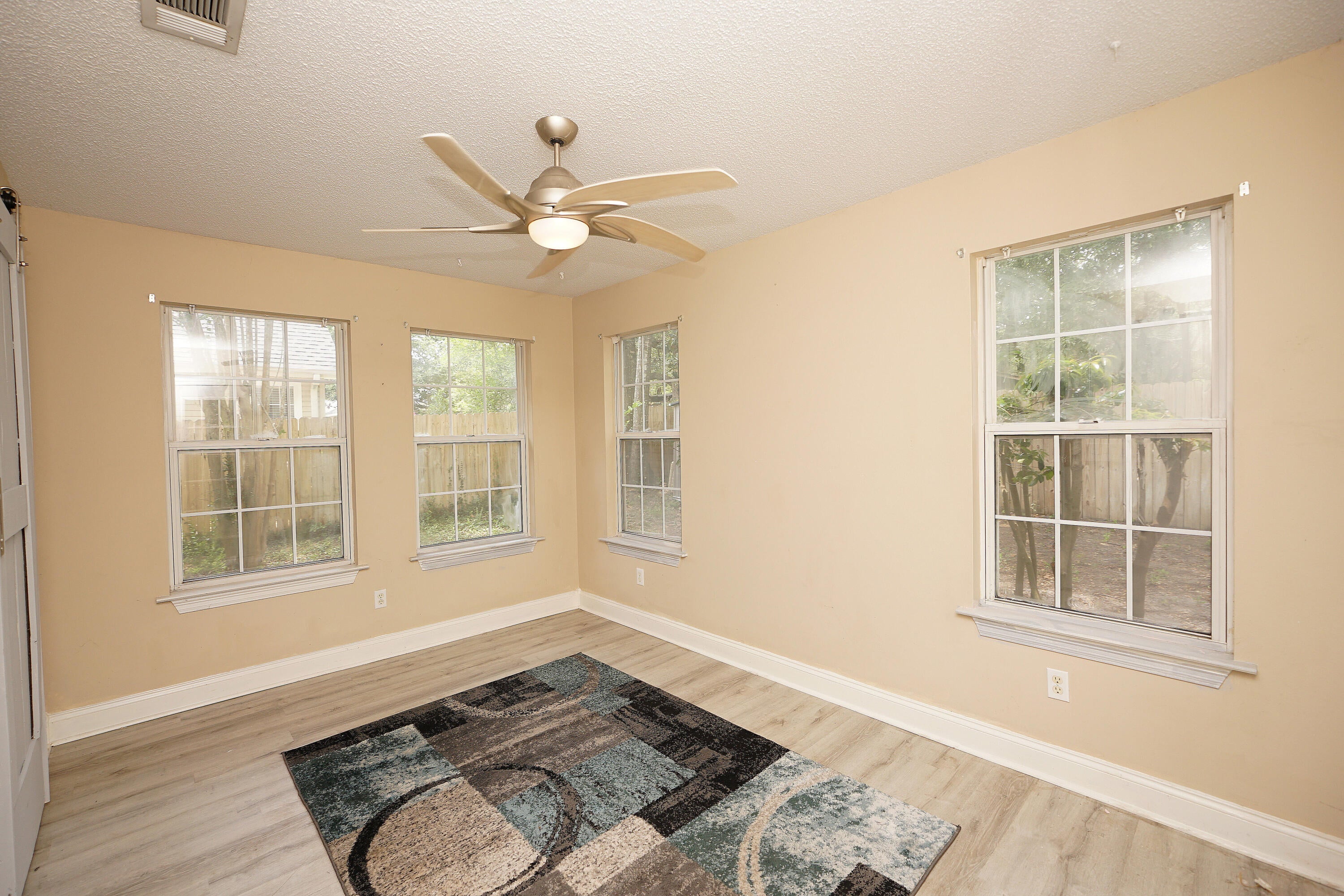GLENWOOD CRT - Residential
