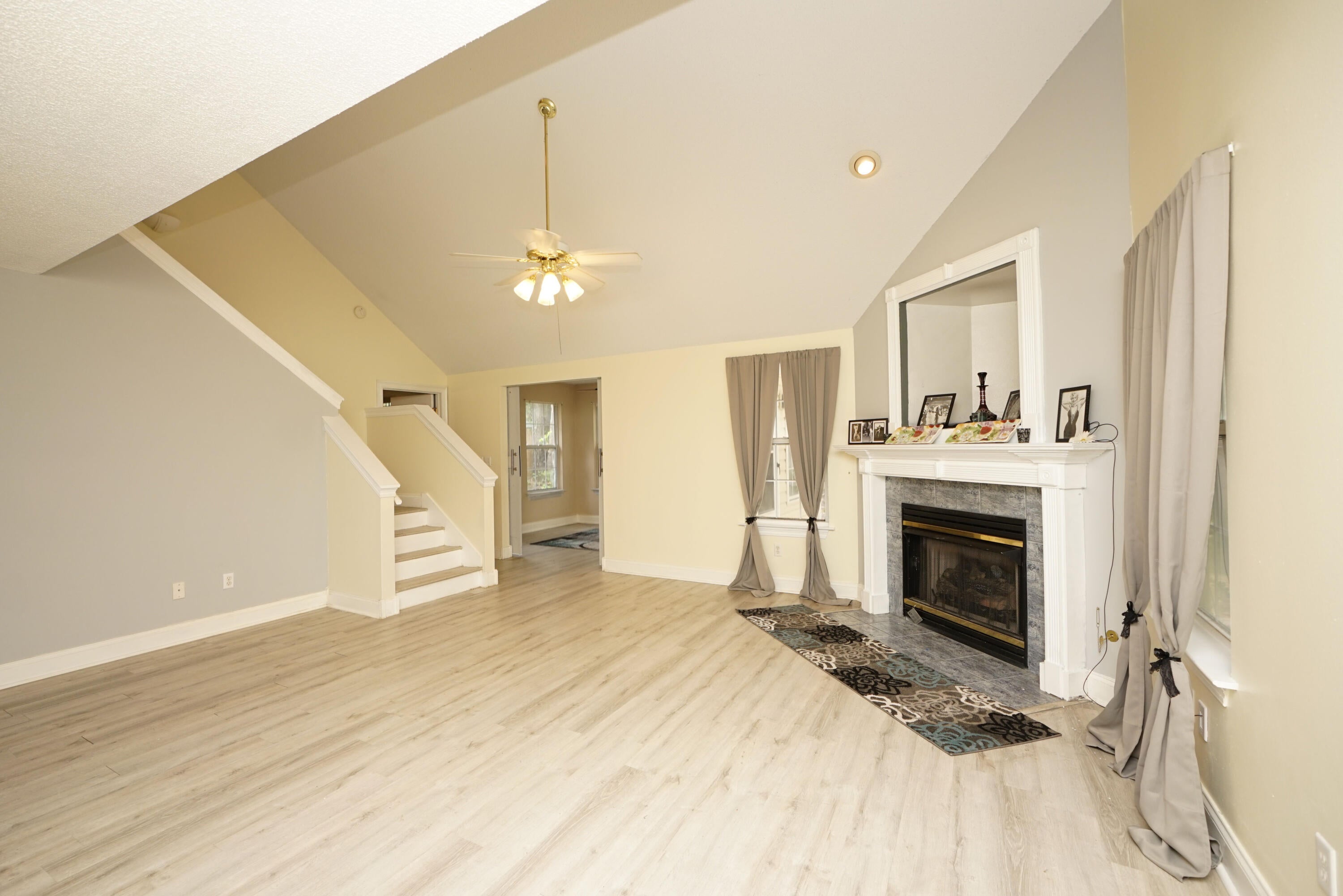 GLENWOOD CRT - Residential