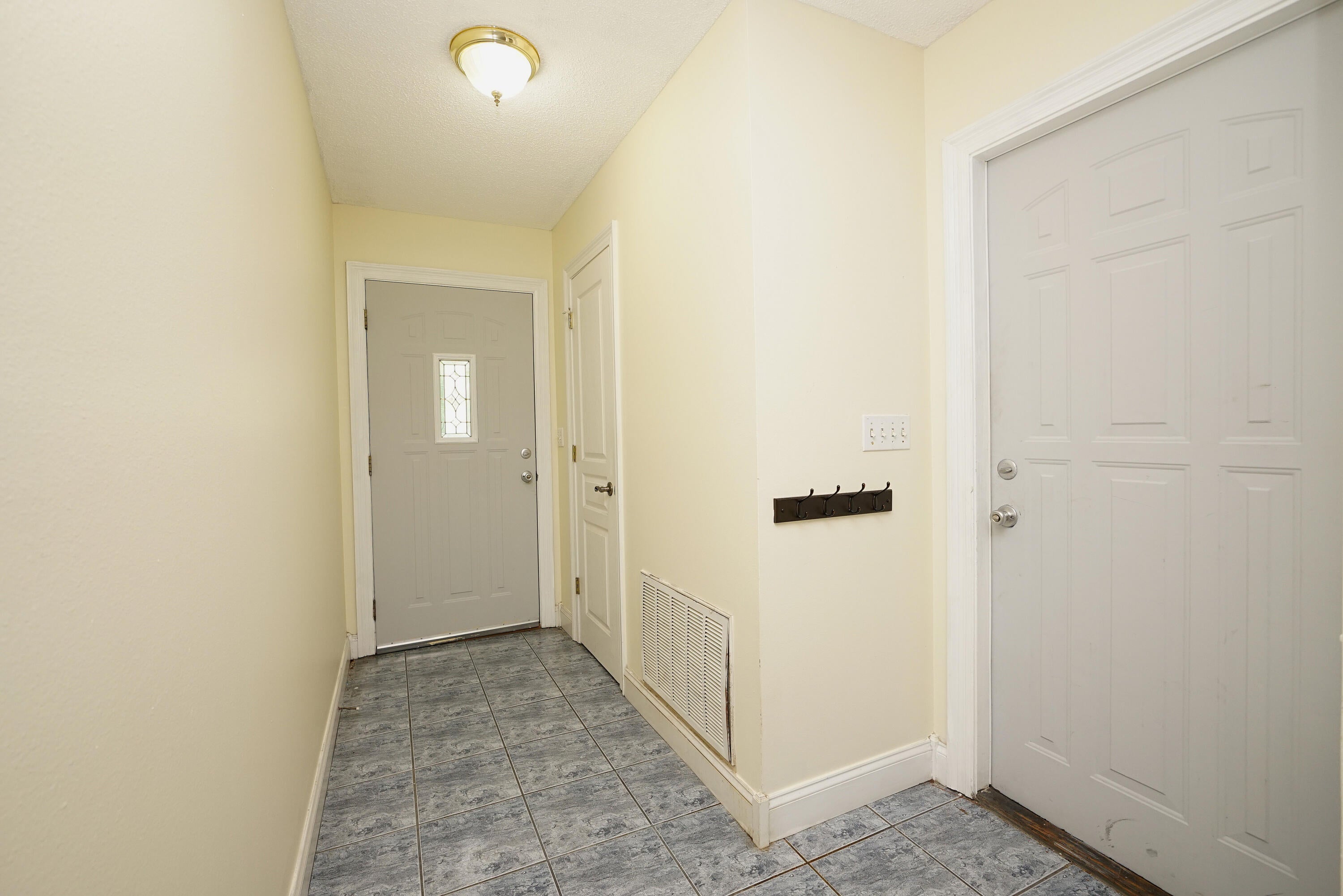 GLENWOOD CRT - Residential