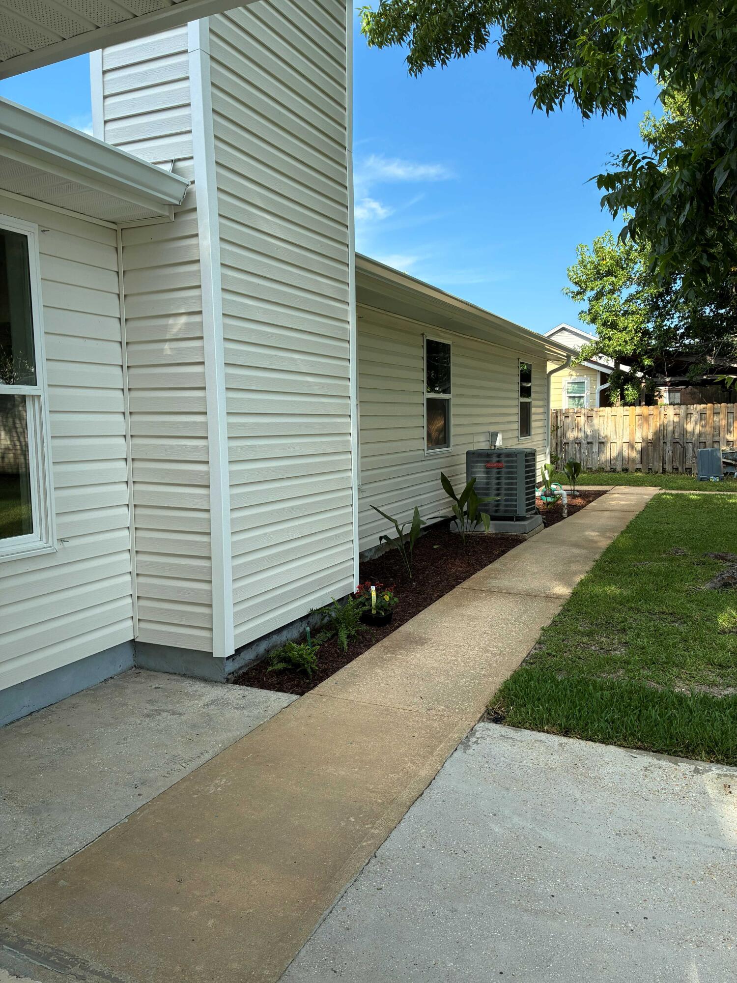 MARY ESTHER MANOR - Residential