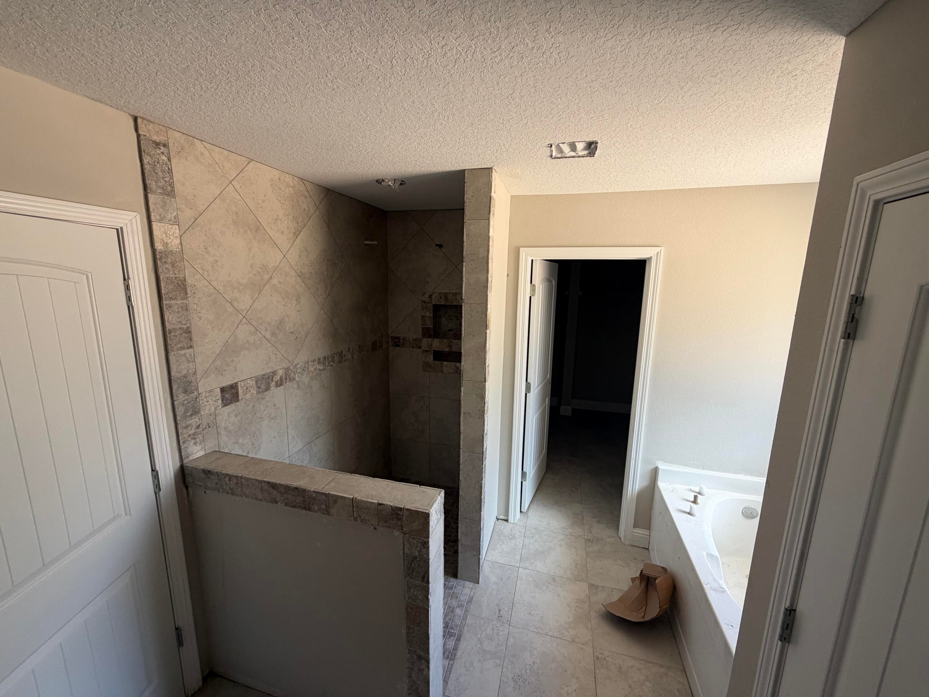 HOLLEY SHORES - Residential