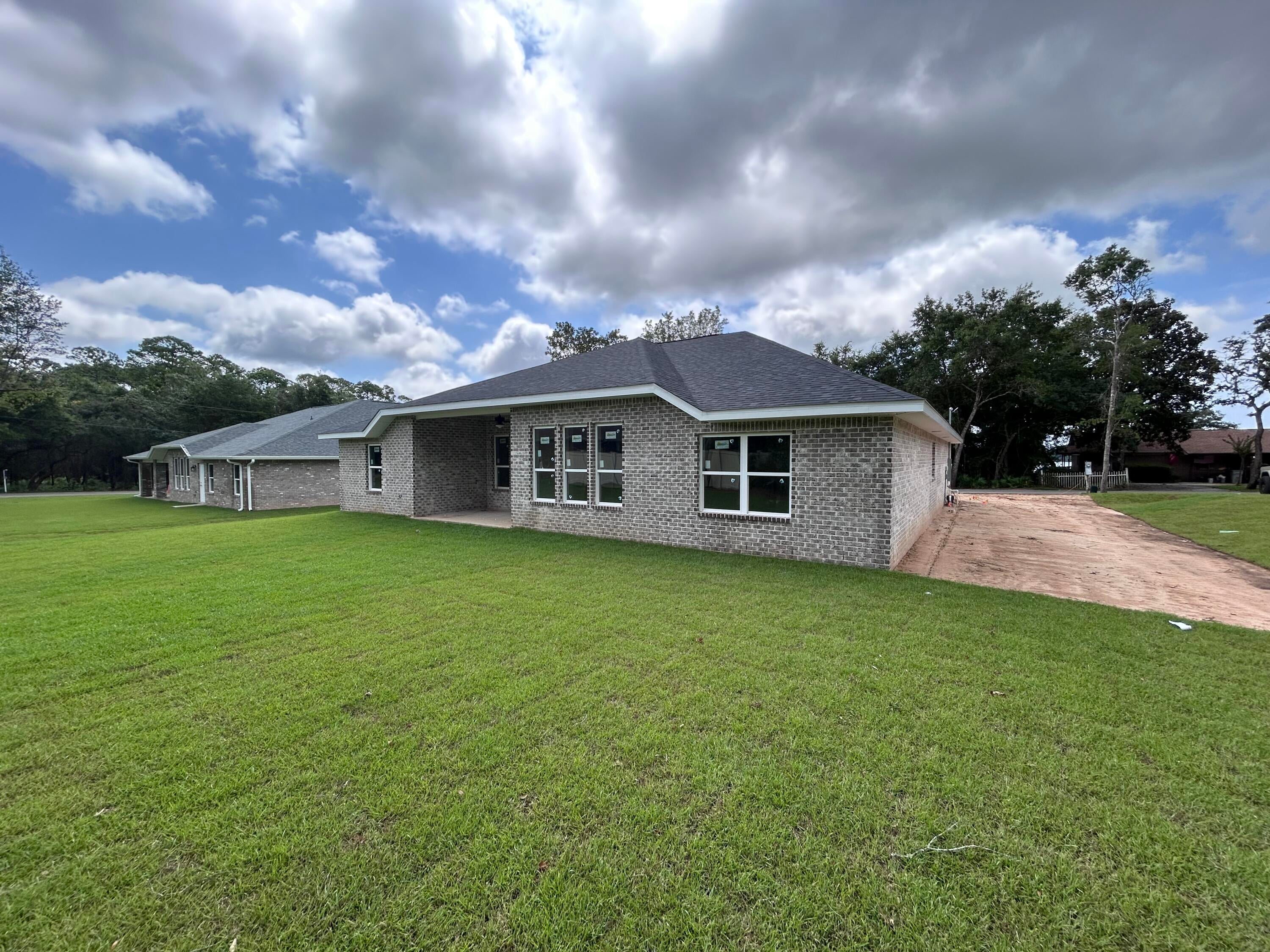 HOLLEY SHORES - Residential