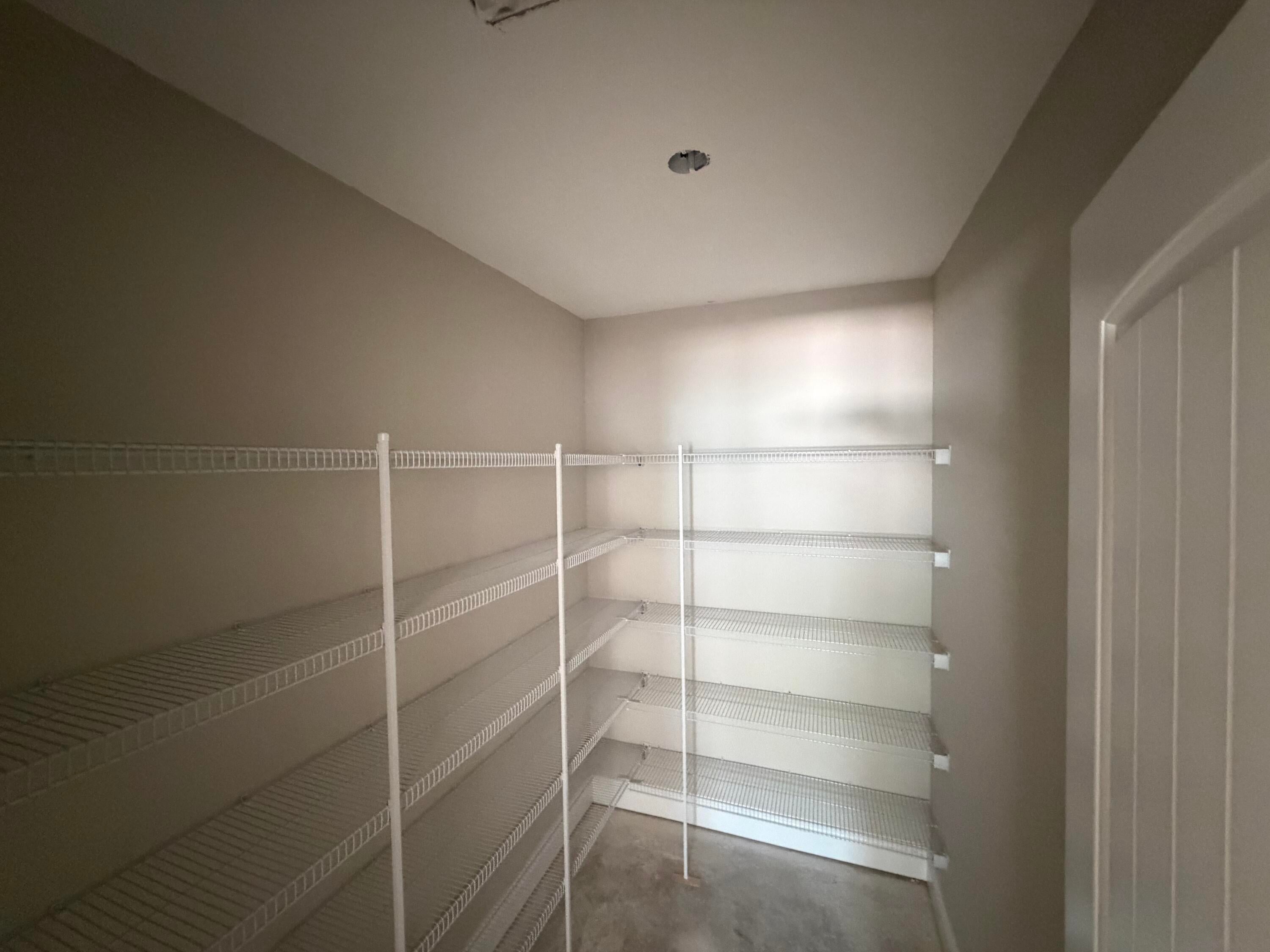 HOLLEY SHORES - Residential