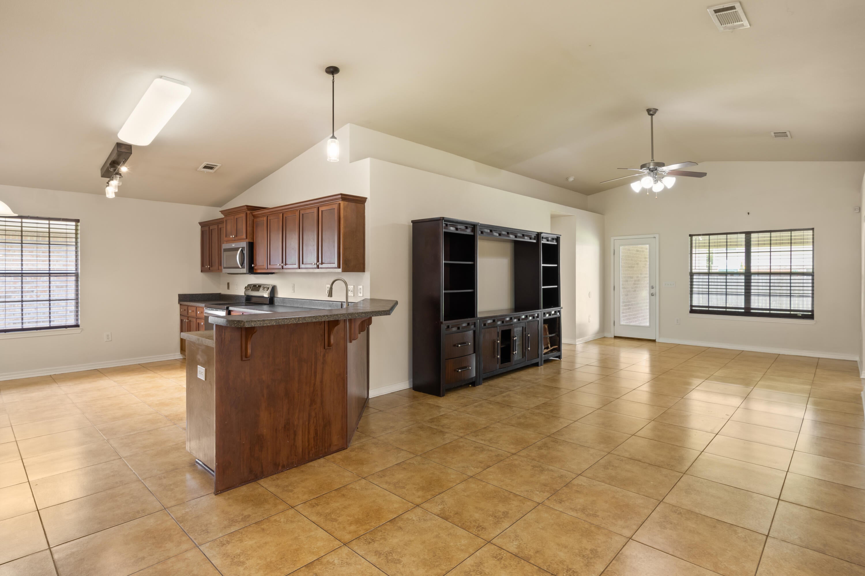 MONTICELLO ESTATES - Residential