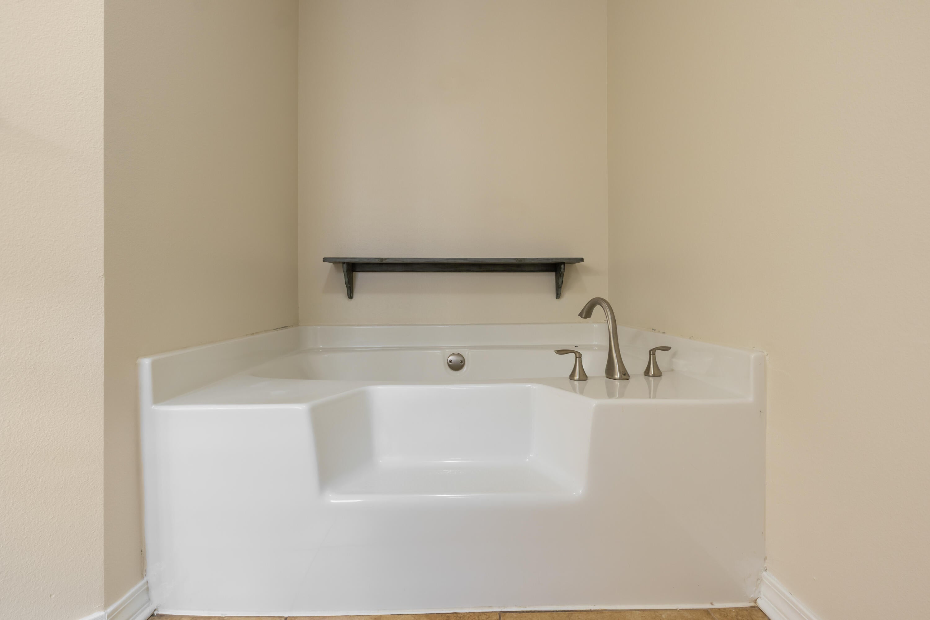 MONTICELLO ESTATES - Residential