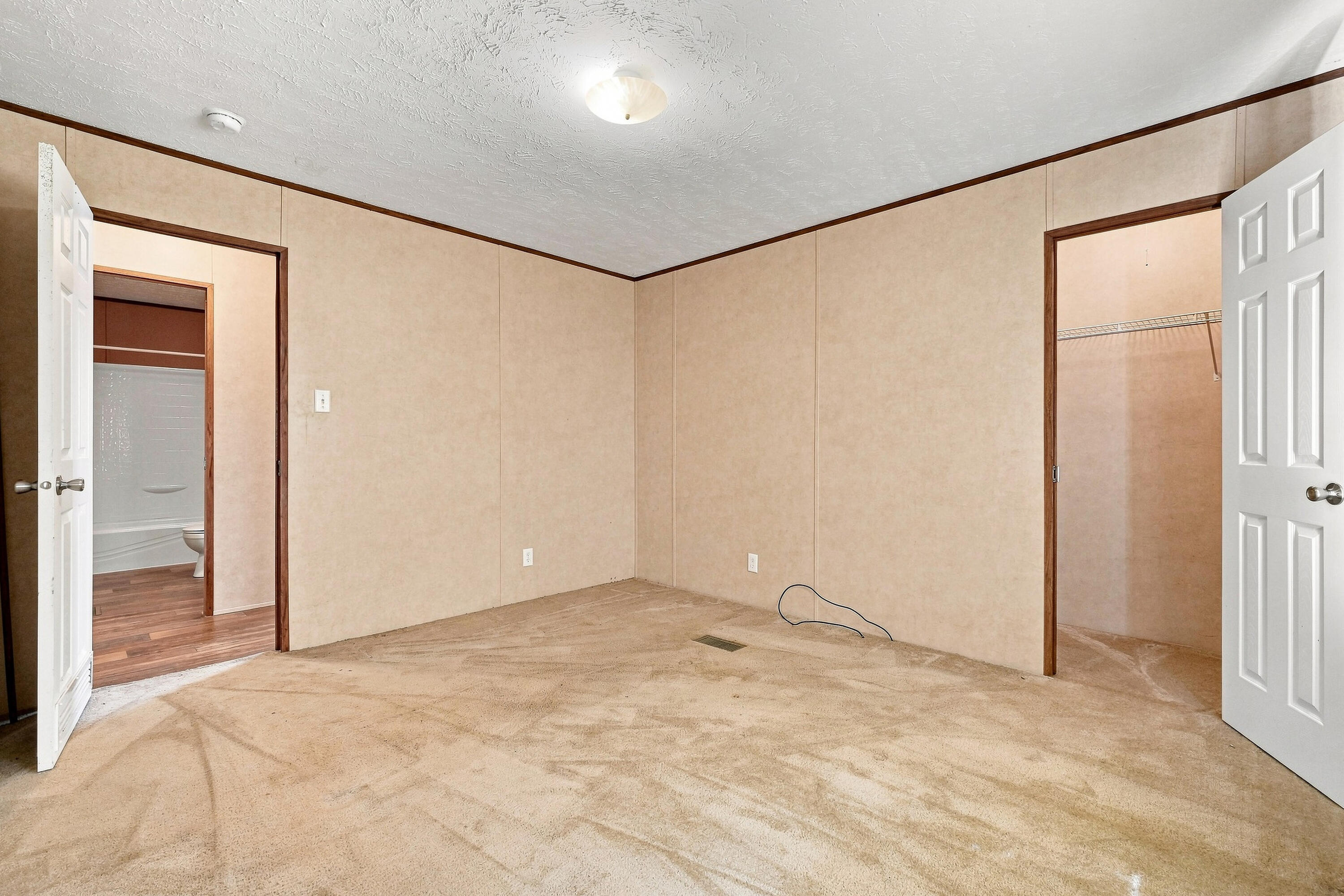 METES & BOUNDS - Residential Lease