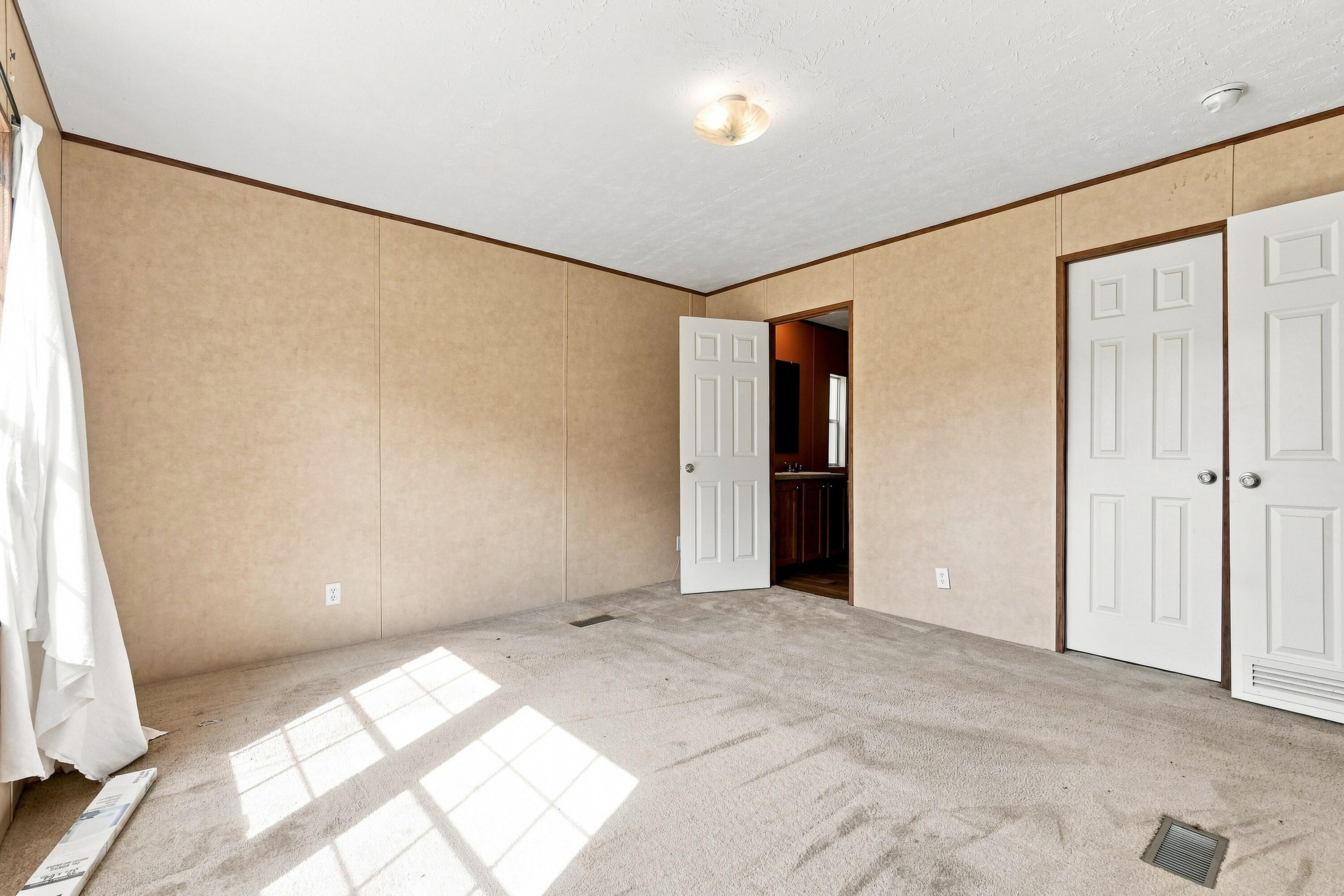 METES & BOUNDS - Residential Lease