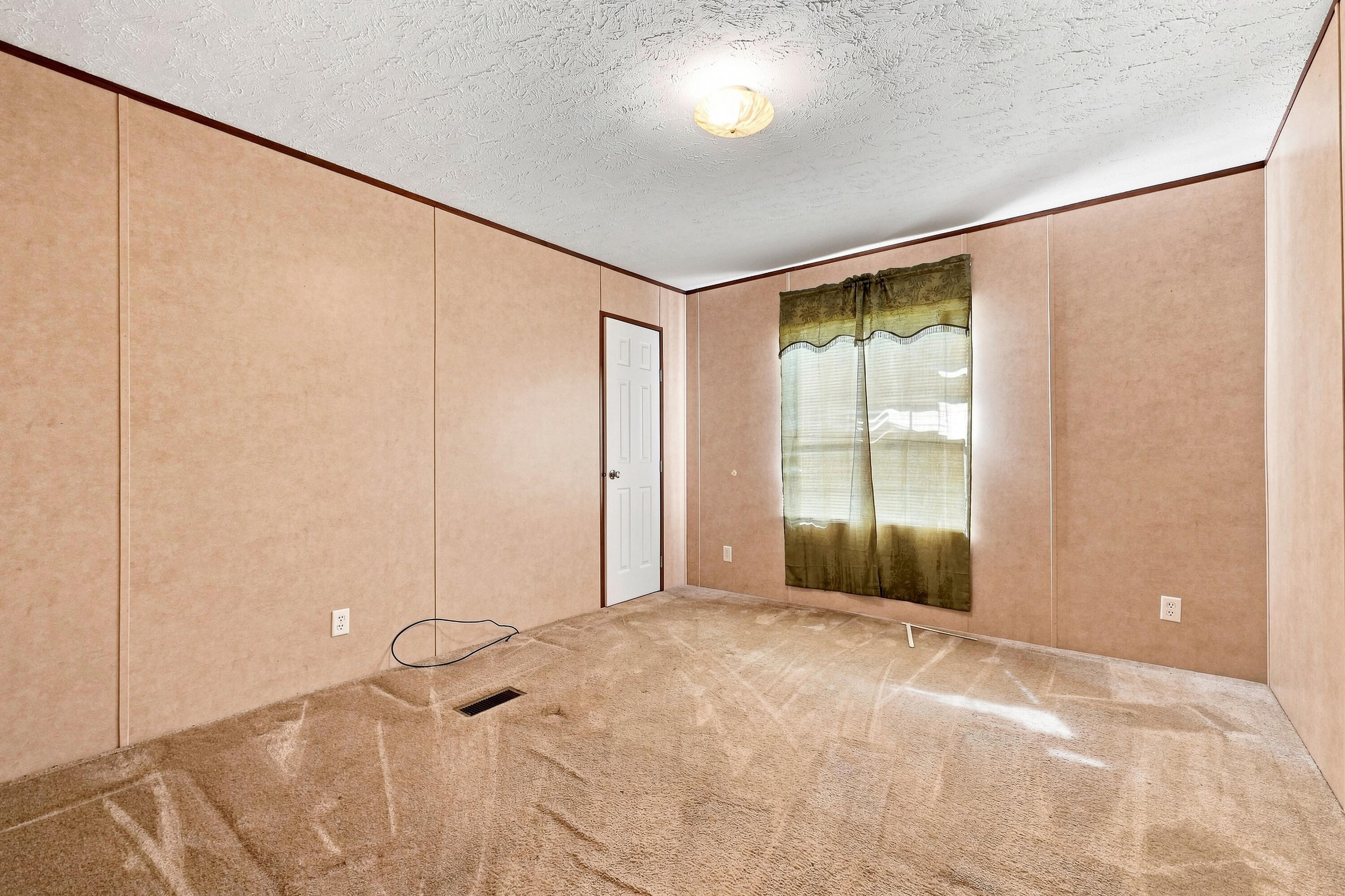 METES & BOUNDS - Residential Lease