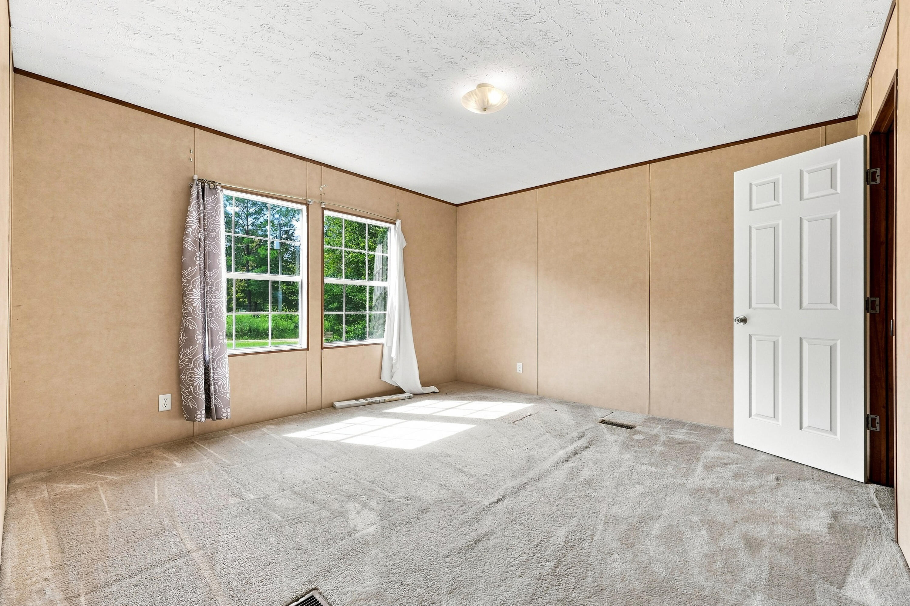METES & BOUNDS - Residential Lease