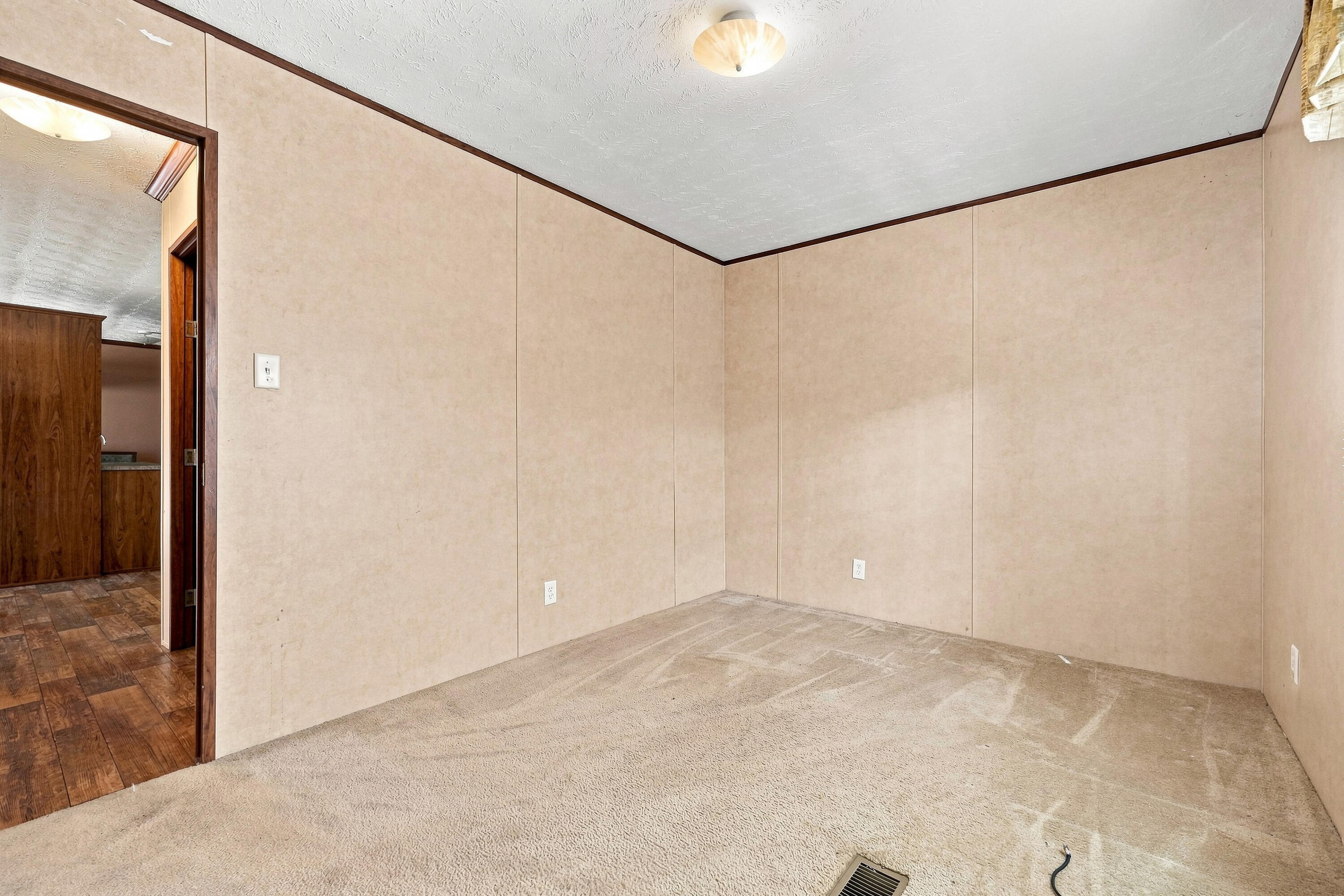 METES & BOUNDS - Residential Lease