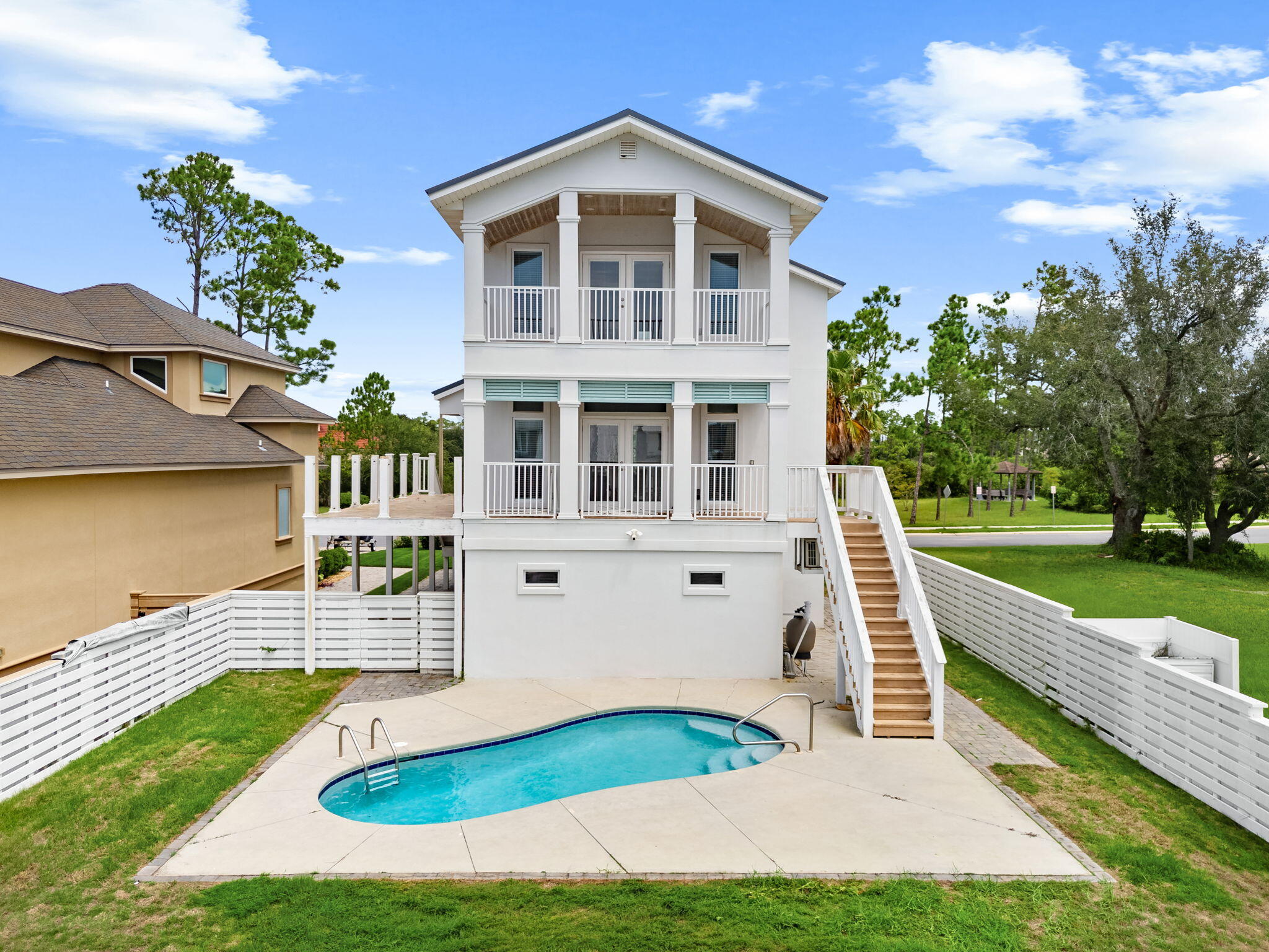 VENETIAN VILLA - Residential