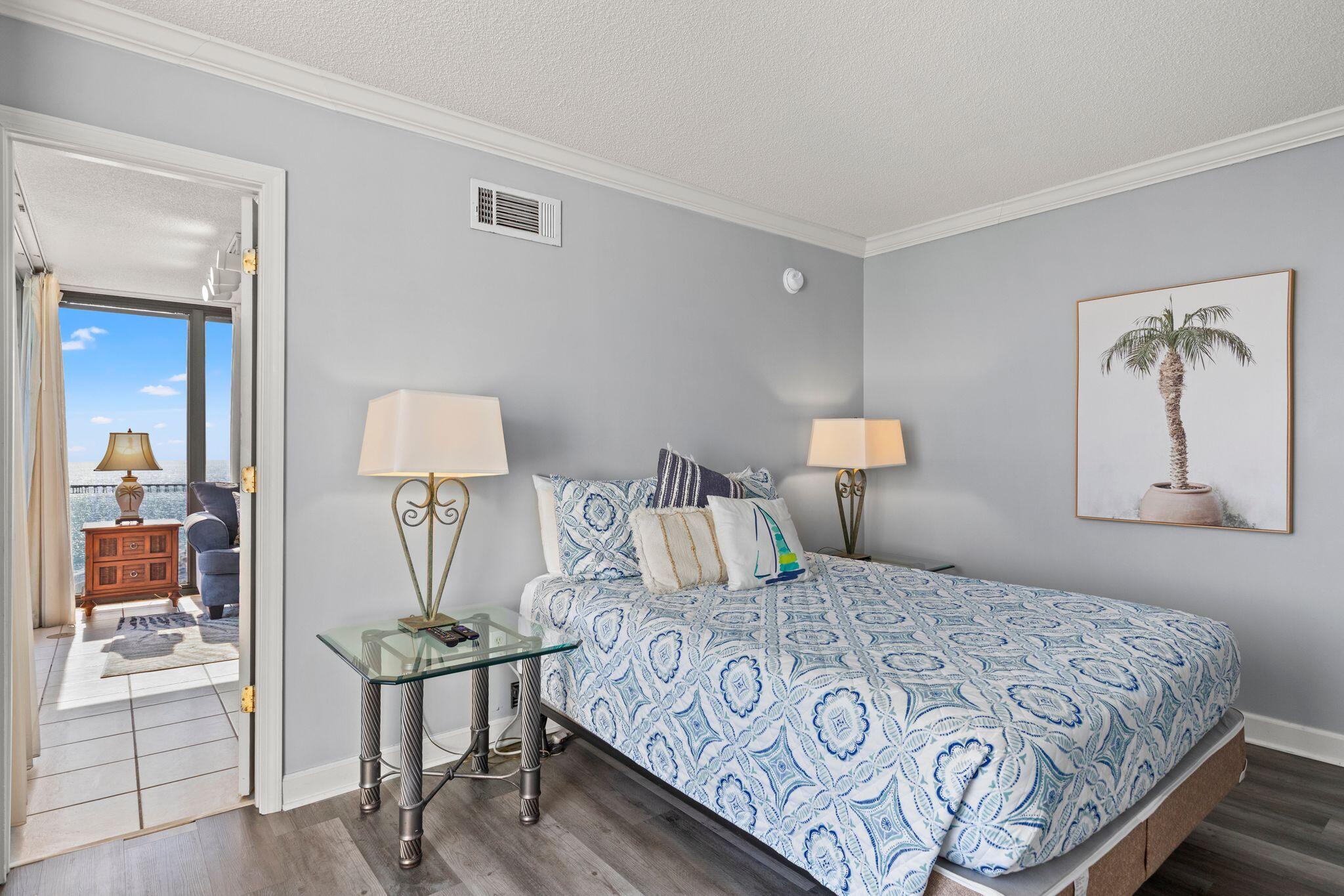 EDGEWATER - Residential