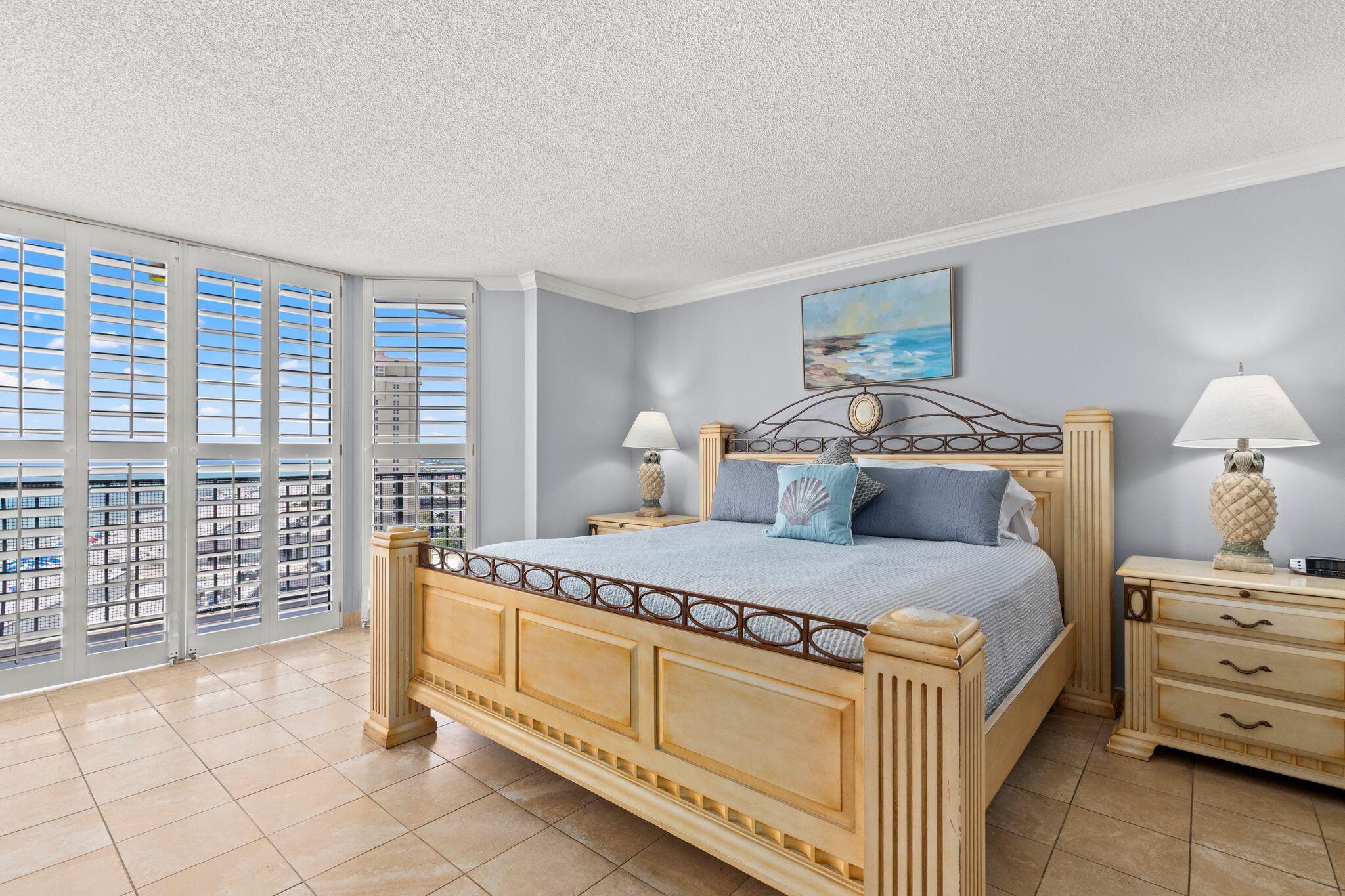 EDGEWATER - Residential