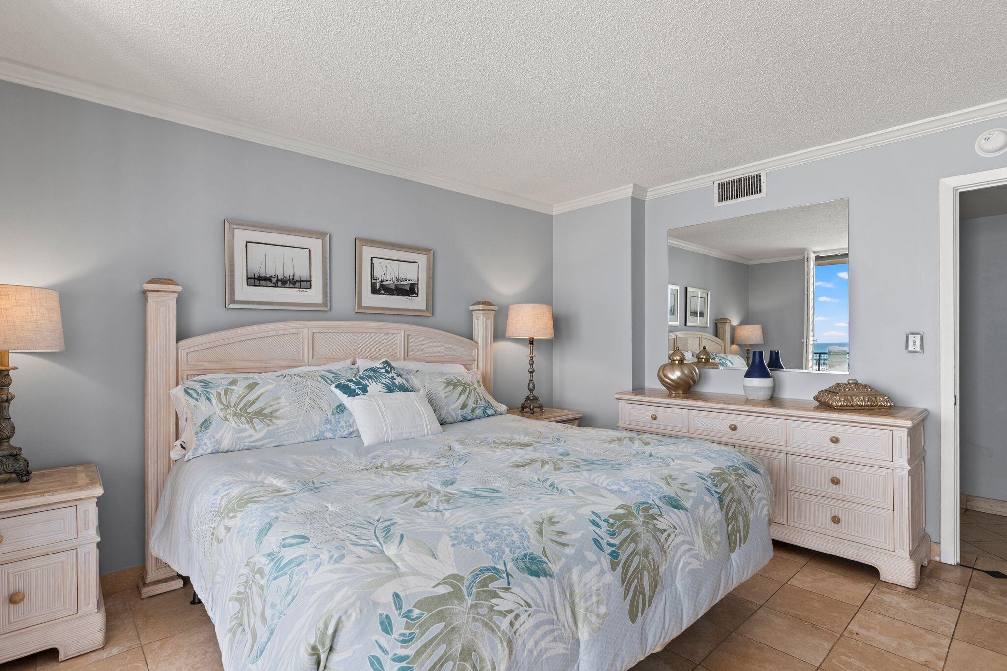 EDGEWATER - Residential