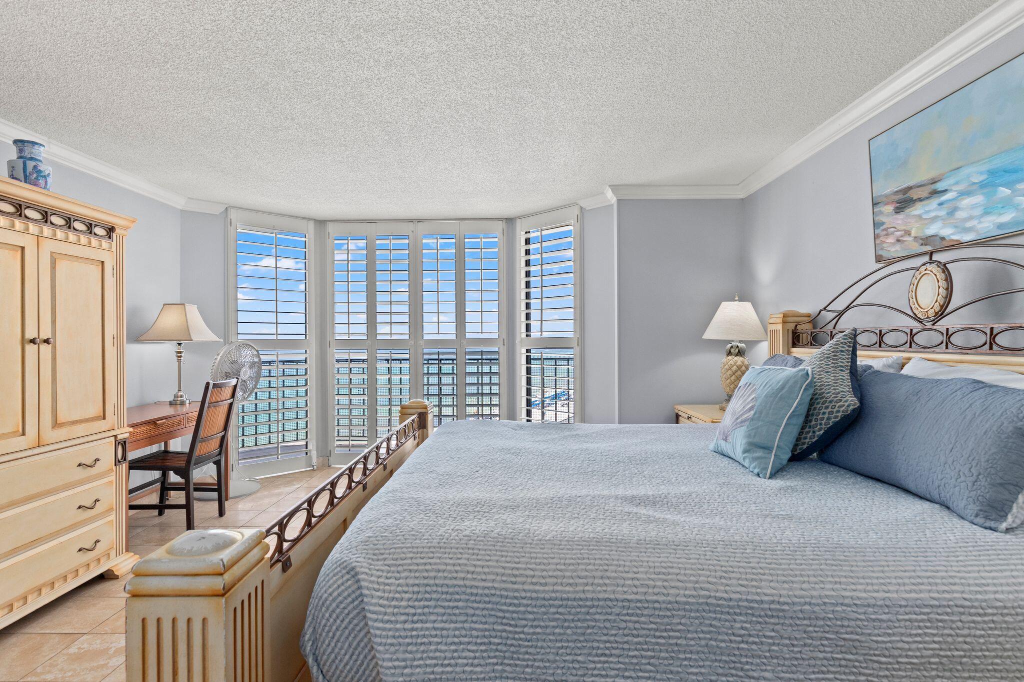 EDGEWATER - Residential