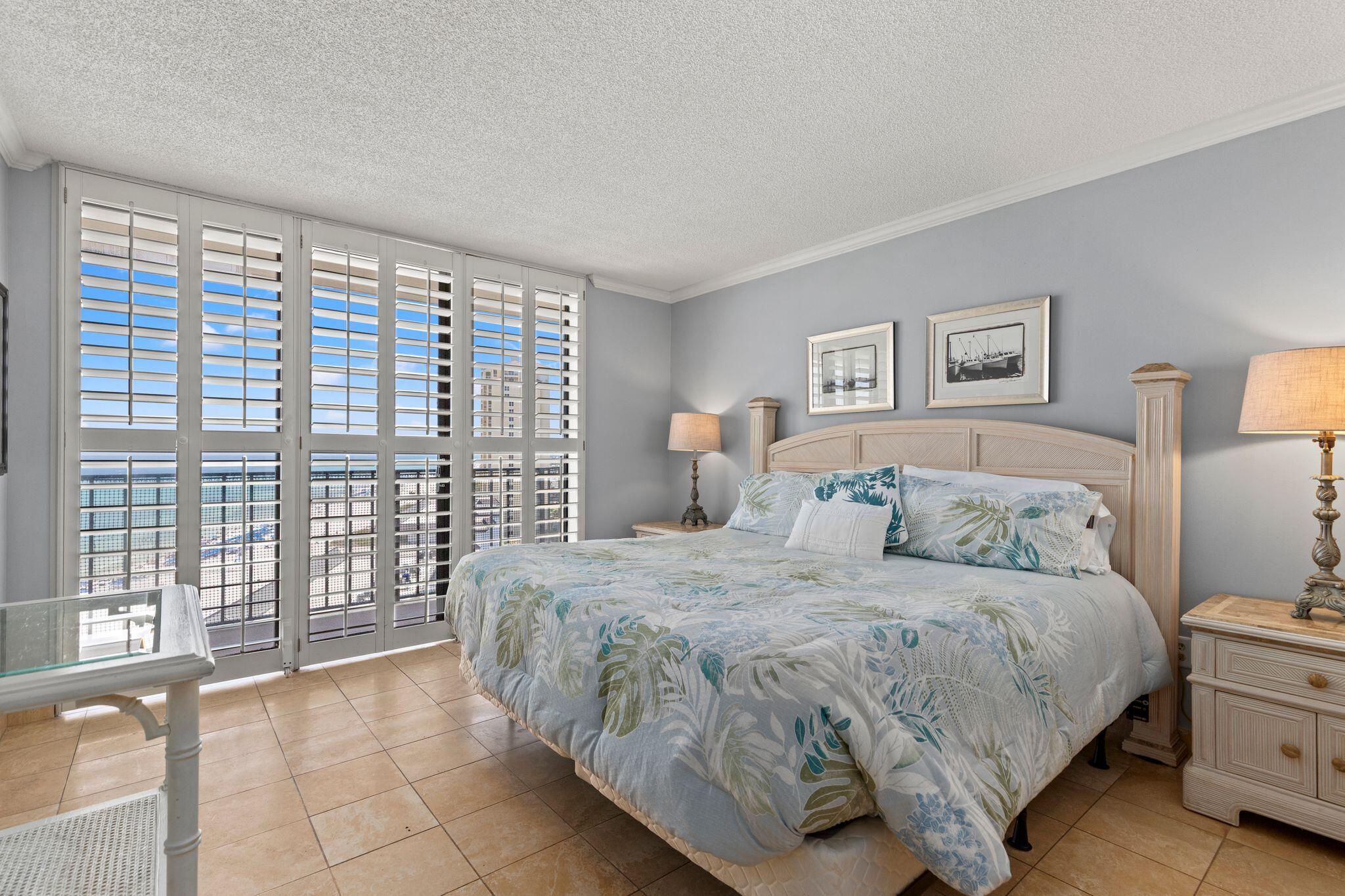 EDGEWATER - Residential