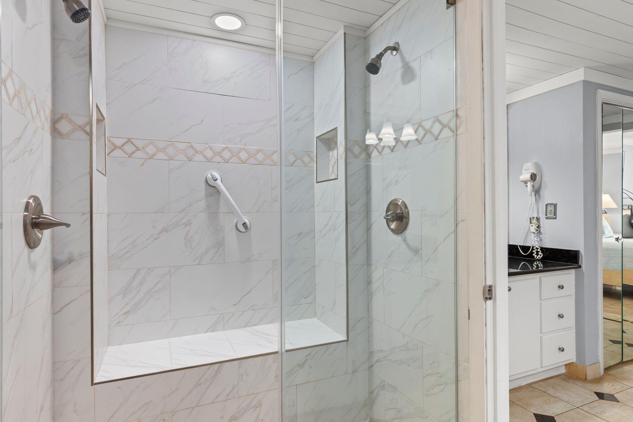 EDGEWATER - Residential
