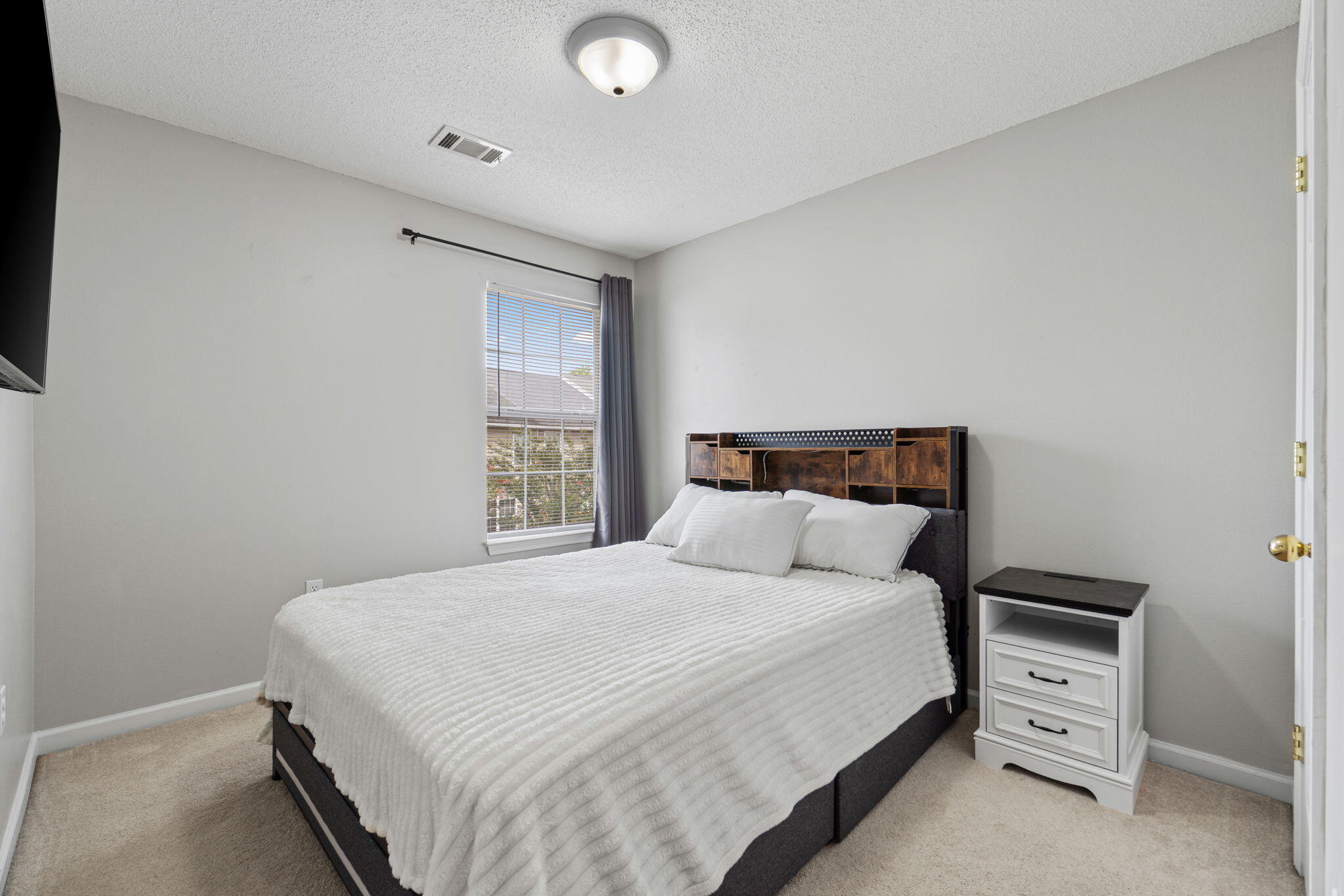 ROLLING PINES - Residential
